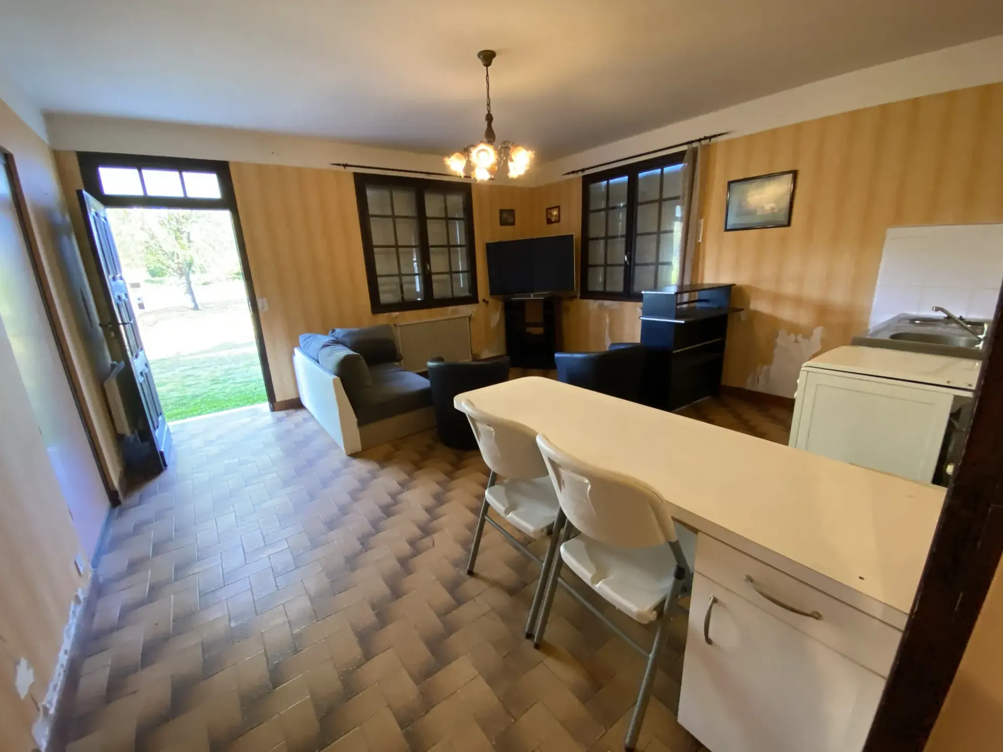 Belle maison querçynoise avec jardins, pigeonniers et potentiel de rénovation dans le Lot 