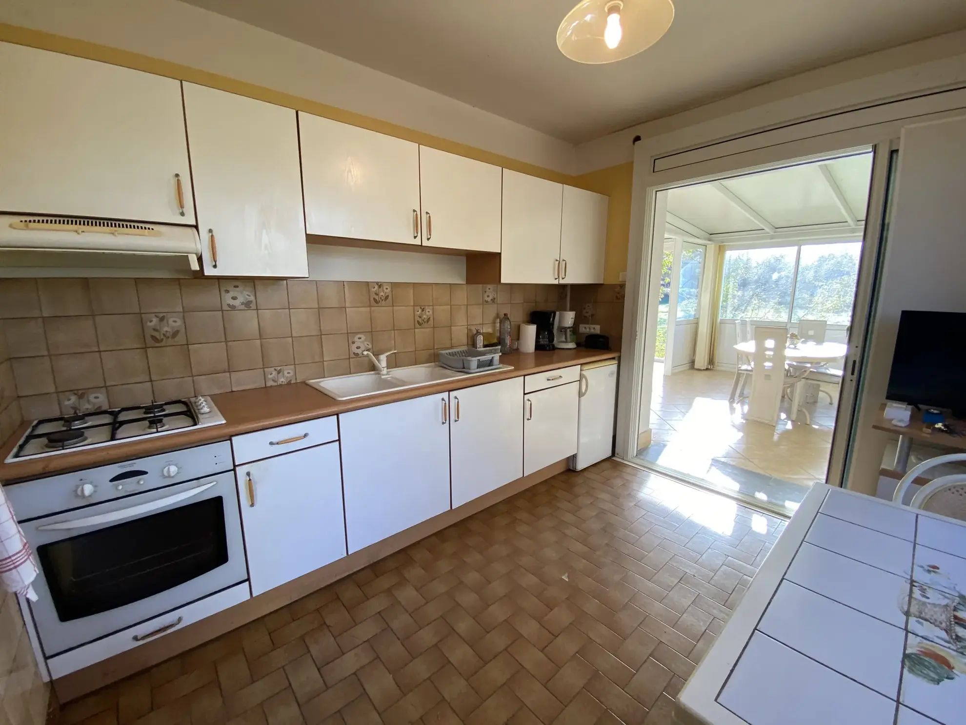 Belle maison querçynoise avec jardins, pigeonniers et potentiel de rénovation dans le Lot 