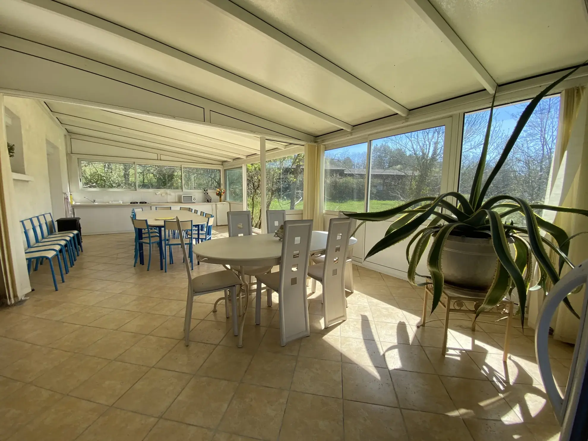 Belle maison querçynoise avec jardins, pigeonniers et potentiel de rénovation dans le Lot 