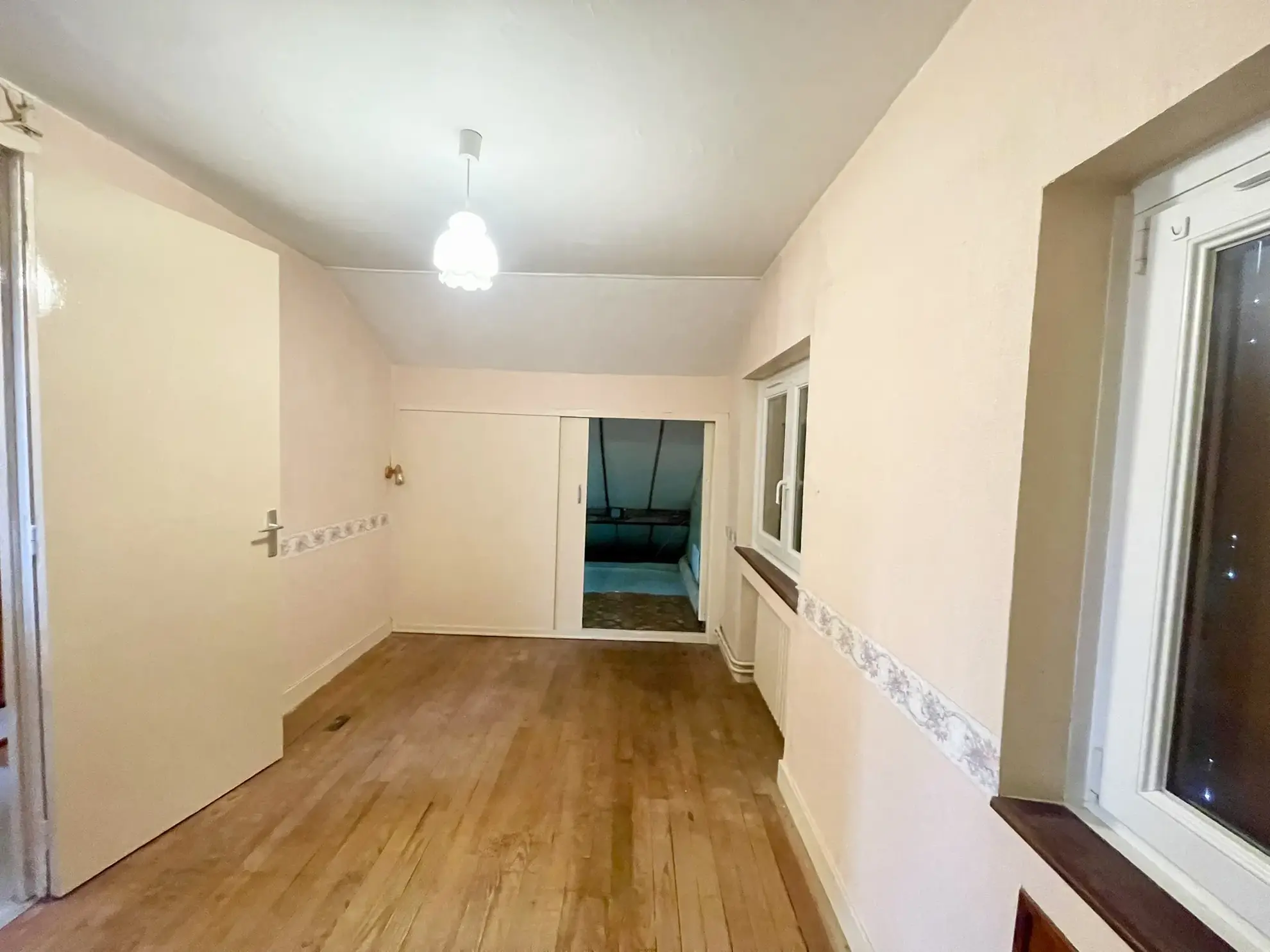 Maison à rafraîchir de 95 m² avec jardin et garage à Audun le Roman 