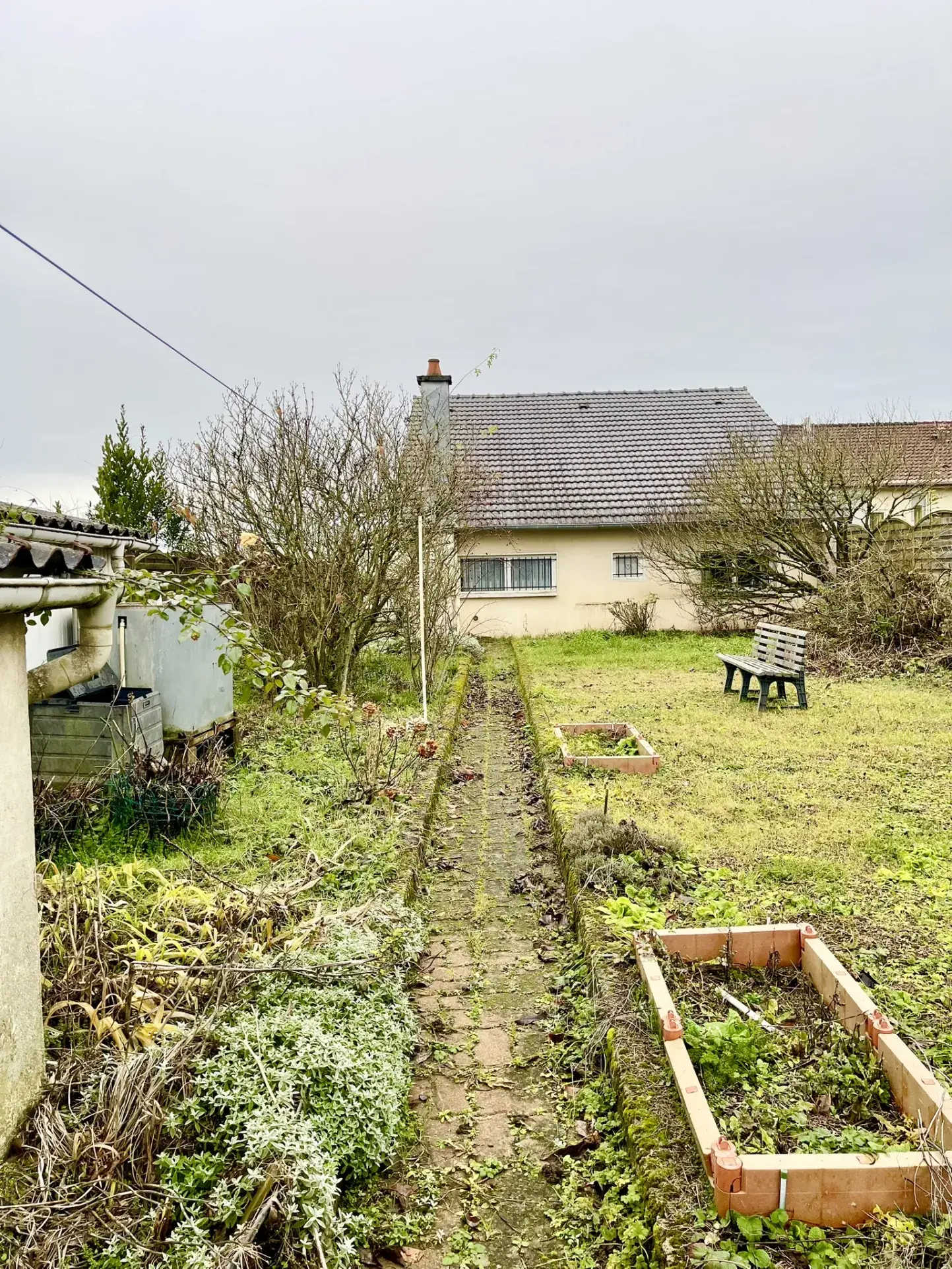 Maison à rafraîchir de 95 m² avec jardin et garage à Audun le Roman