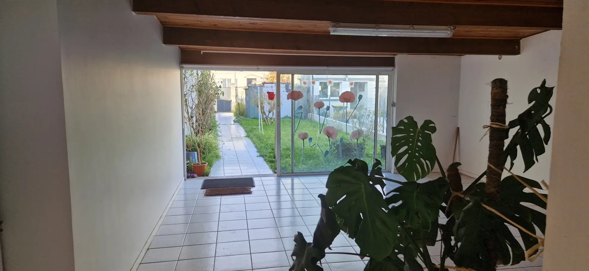 Maison ancienne en pierre à Macau avec garage et jardin