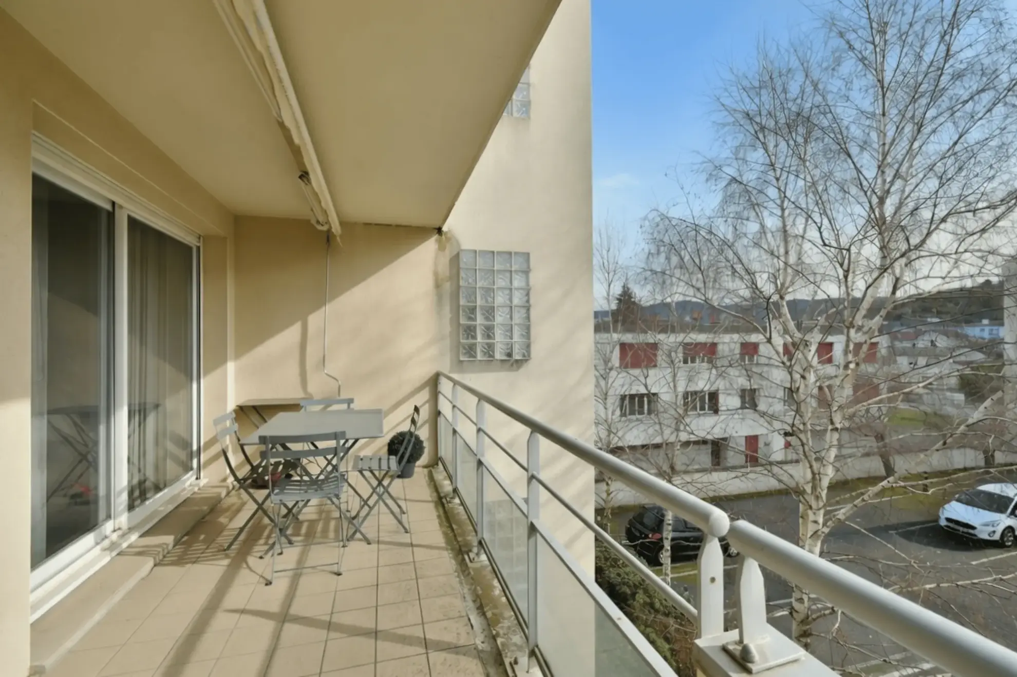 A vendre appartement traversant de 91 m² avec terrasse et garage à Clermont-Ferrand La Glacière 