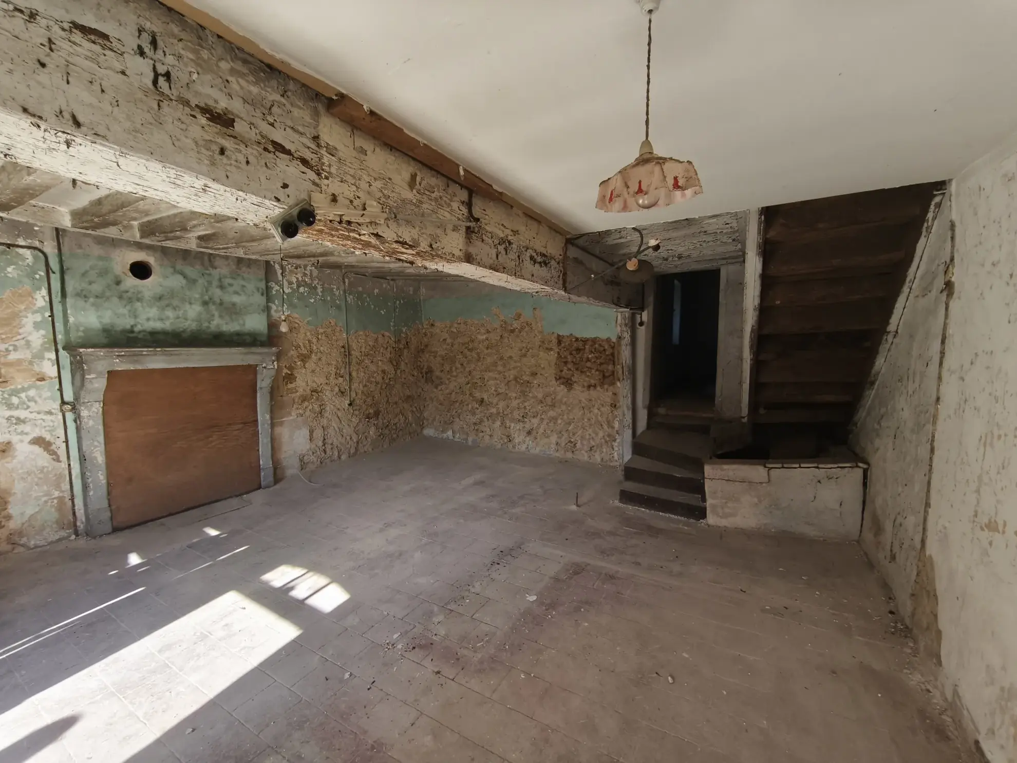 Achat maison de 77 m² à Marolles Les Braults avec garage et potentiel de rénovation 