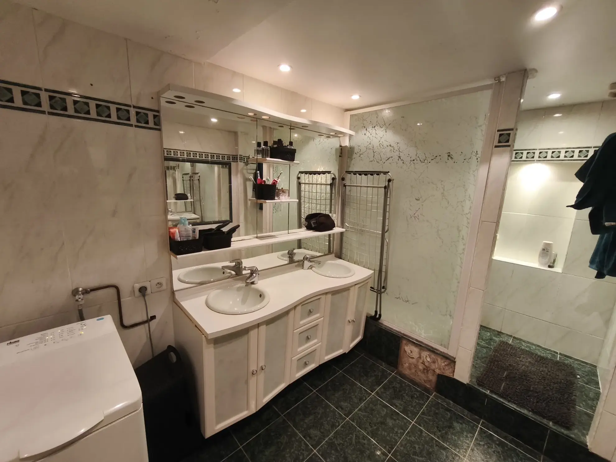 Achat maison de 77 m² à Marolles Les Braults avec garage et potentiel de rénovation 