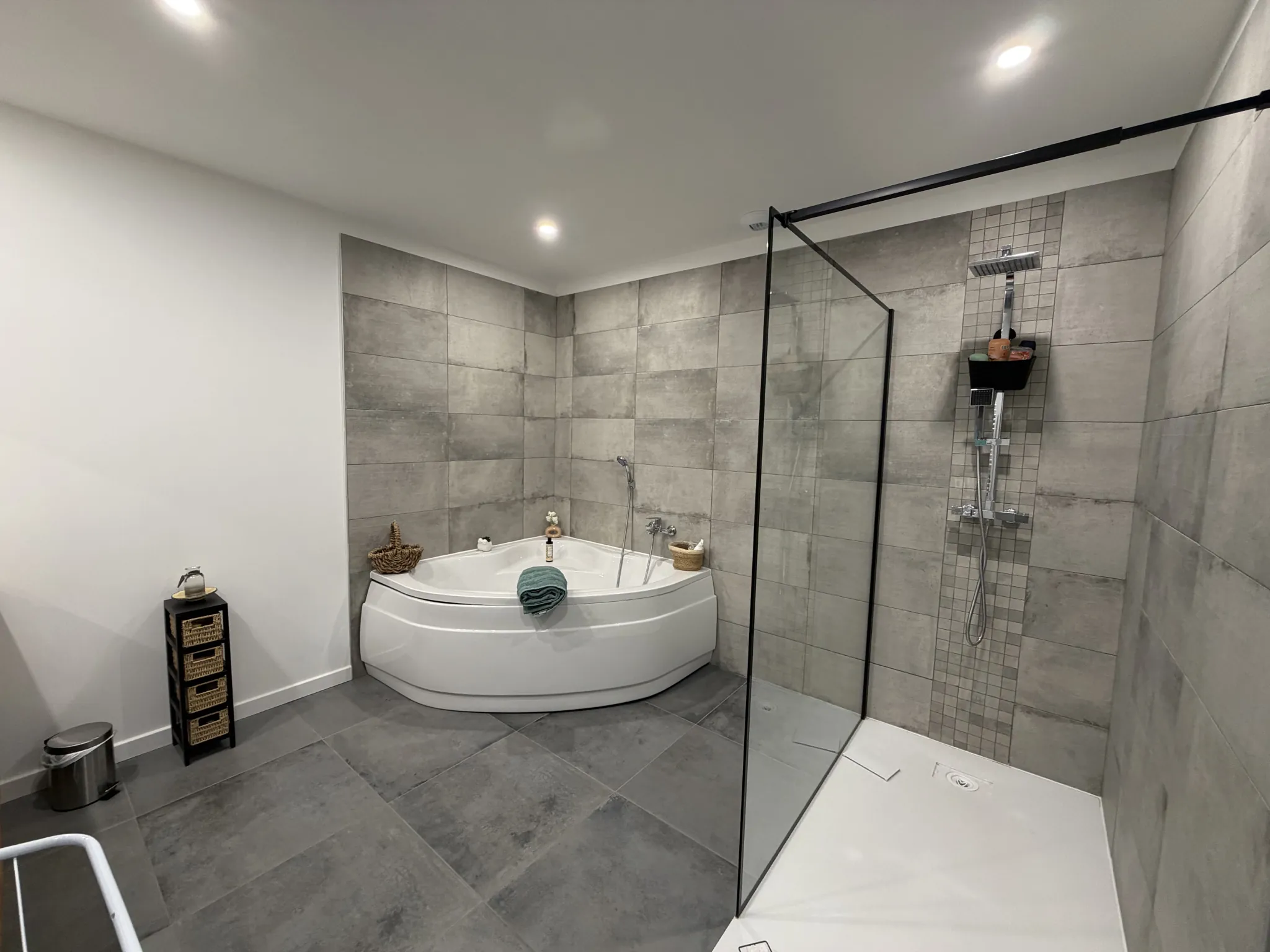 Maison neuve 2024, 3 chambres, garage, faible consommation énergétique à Périgueux 