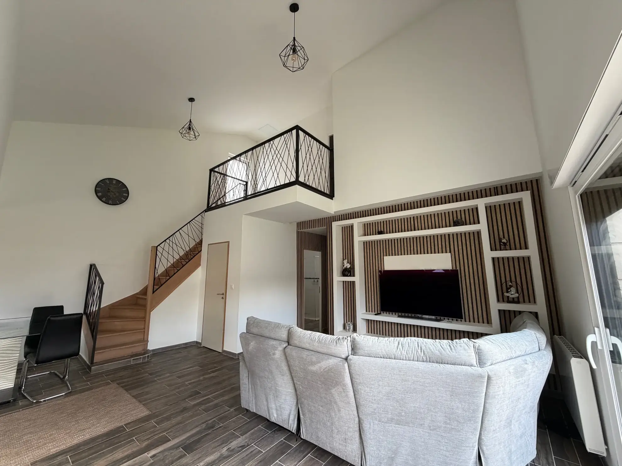 Maison individuelle moderne à Denain avec 3 chambres et jardin, à proximité des commodités 