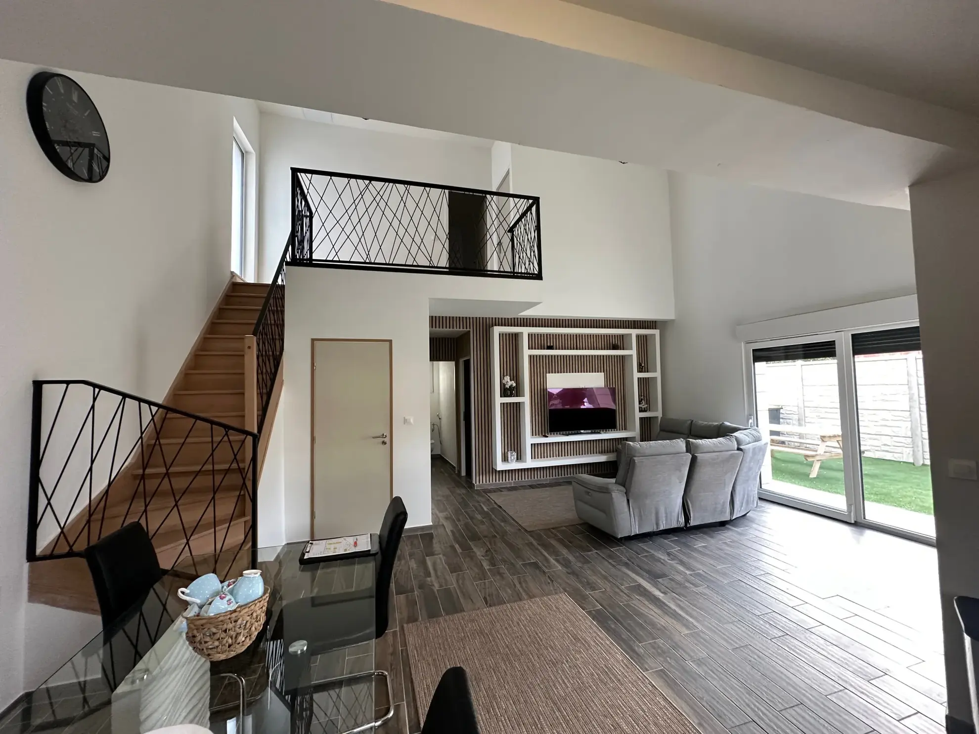 Maison individuelle moderne à Denain avec 3 chambres et jardin, à proximité des commodités 