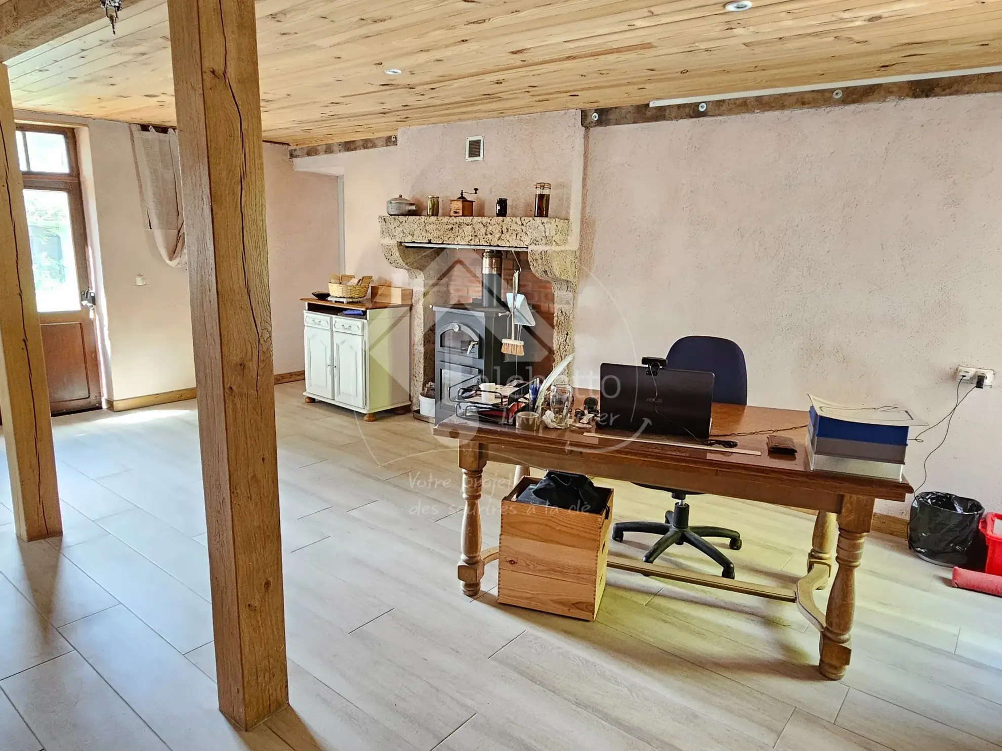 Maison de plain-pied à Jaligny-sur-Besbre avec grand terrain et charme bucolique 