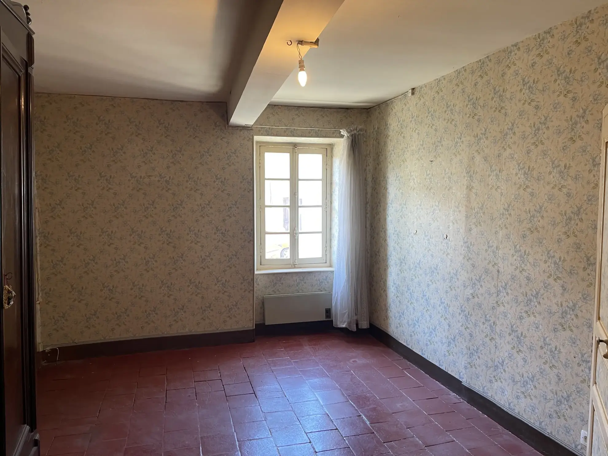 Maison de village à Leuc - 74 m², 2 chambres, à rénover, proche Carcassonne 