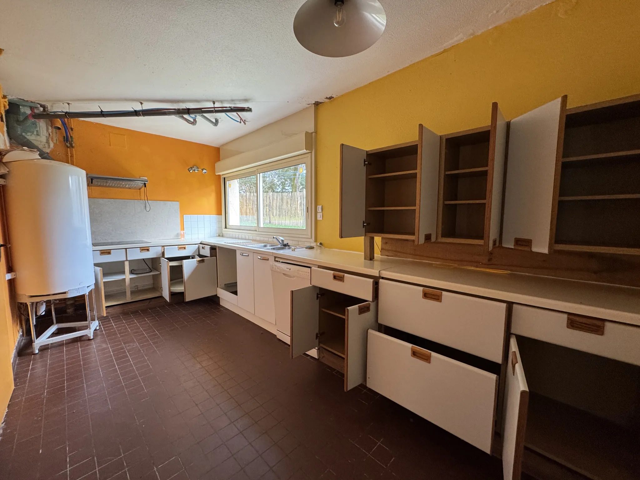 Maison à Meschers-sur-Gironde de 120m² près de la plage avec potentiel de rénovation 