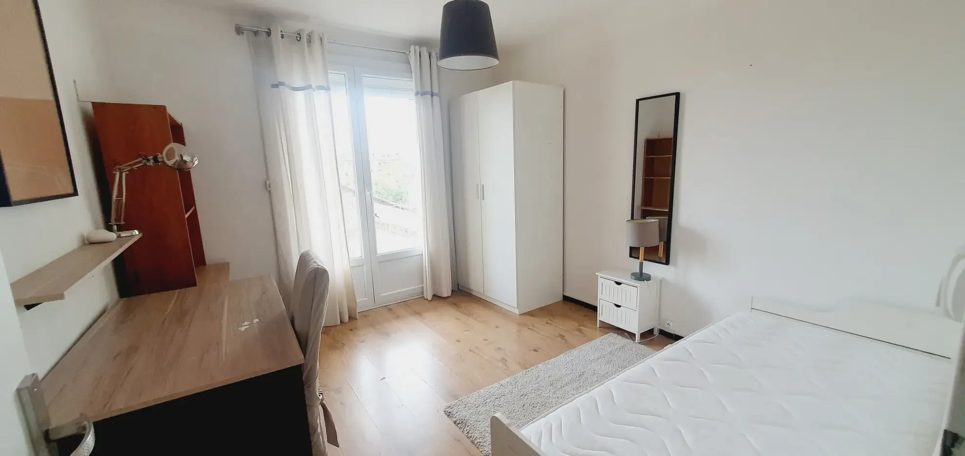 Bel appartement de 86 m² avec grand balcon proche gare à Nîmes 