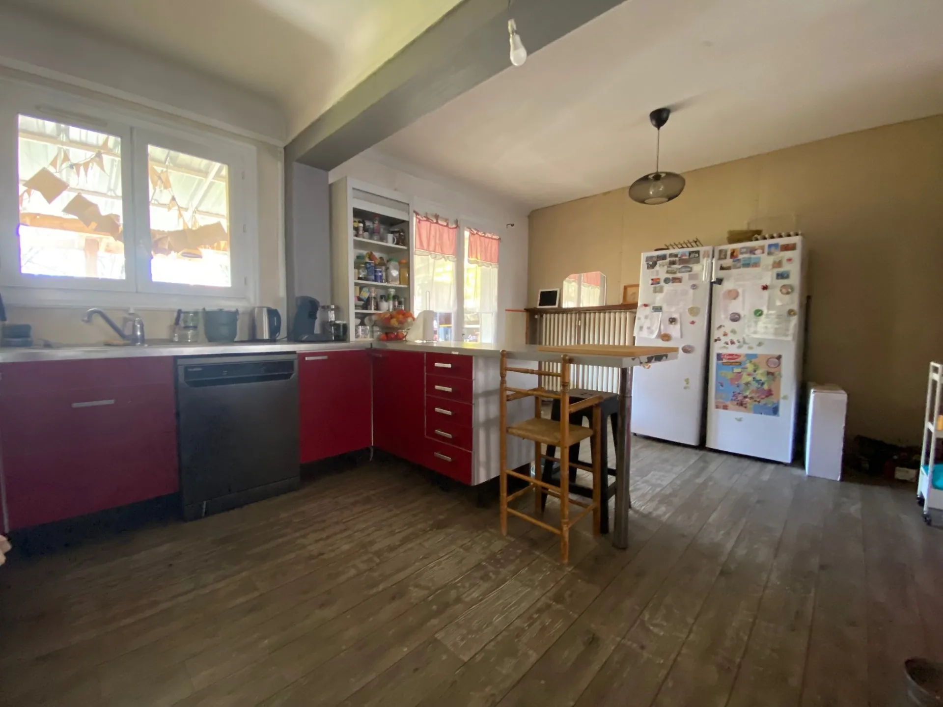 Maison familiale à vendre au Mans avec 6 chambres et jardin clos 