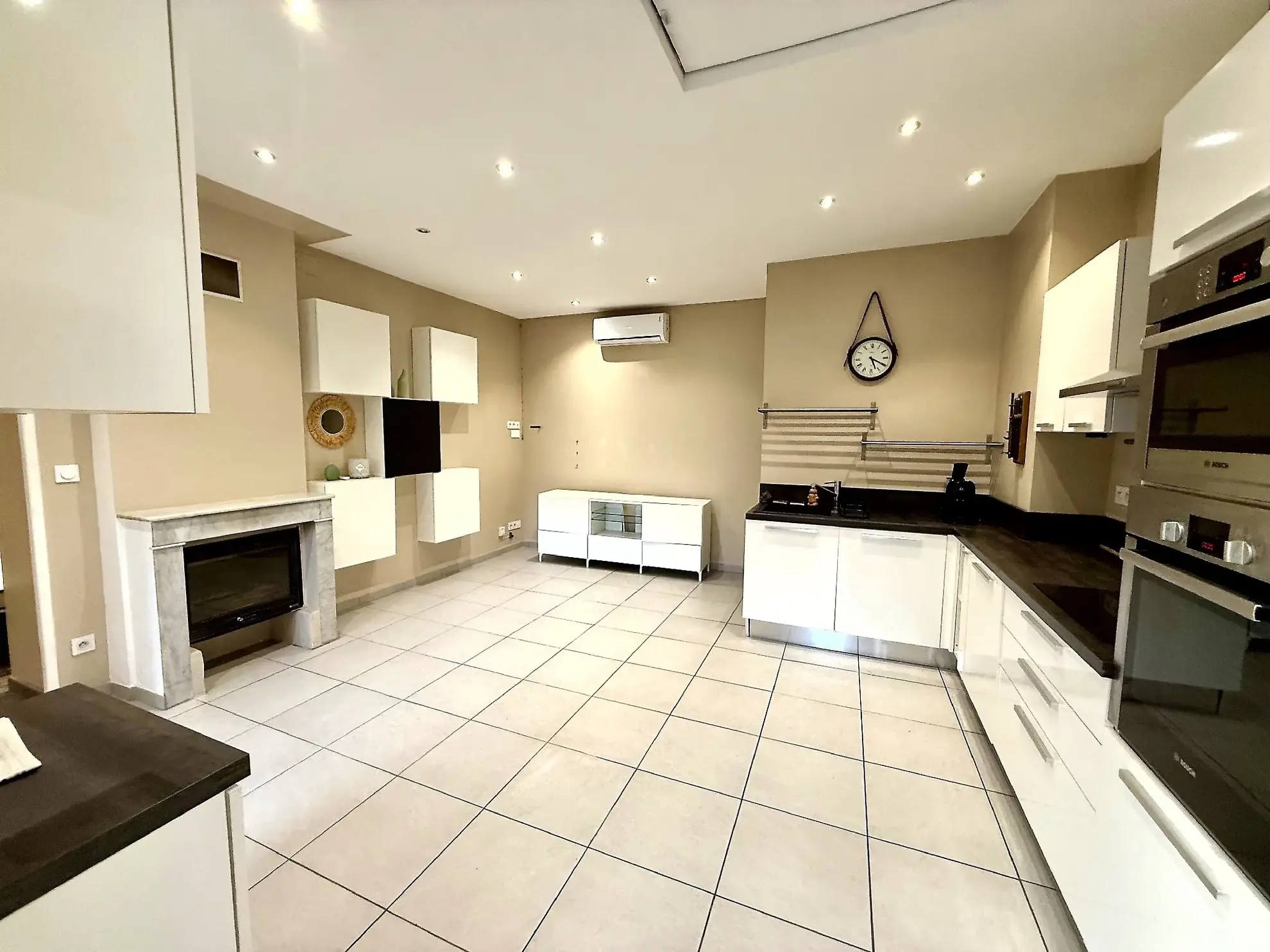 Appartement T2 lumineux avec parking à La Seyne-sur-Mer, proche plages et secteur recherché