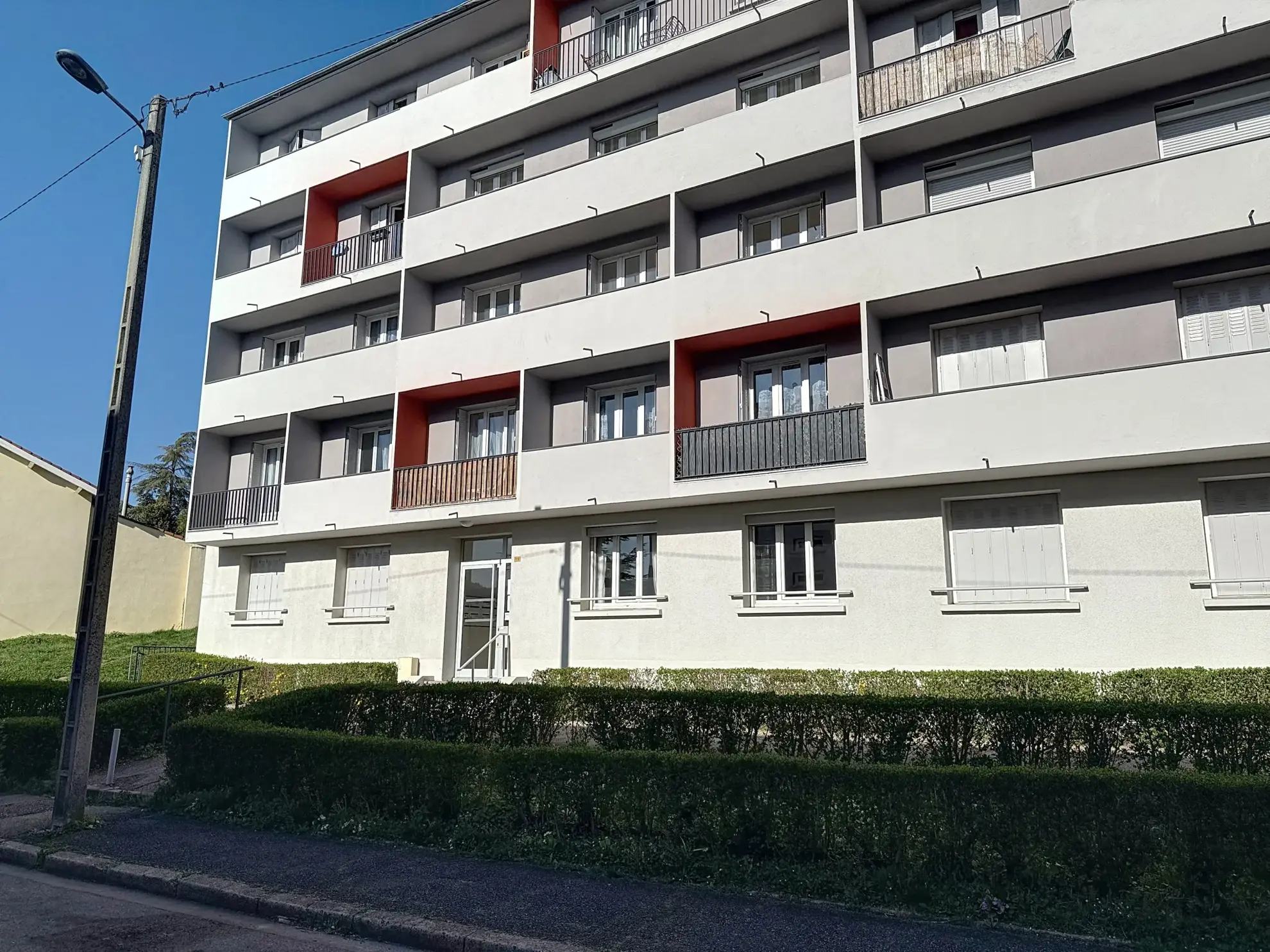 Appartement T3 avec balcon, cave et garage à Villeboeuf, Saint-Étienne