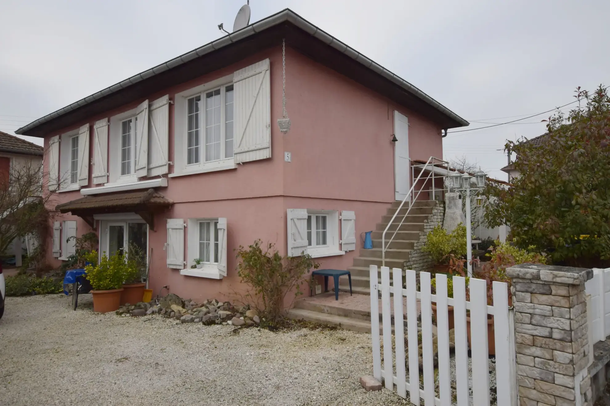 Maison individuelle à Bavans avec jardin, dépendances et grands espaces de vie
