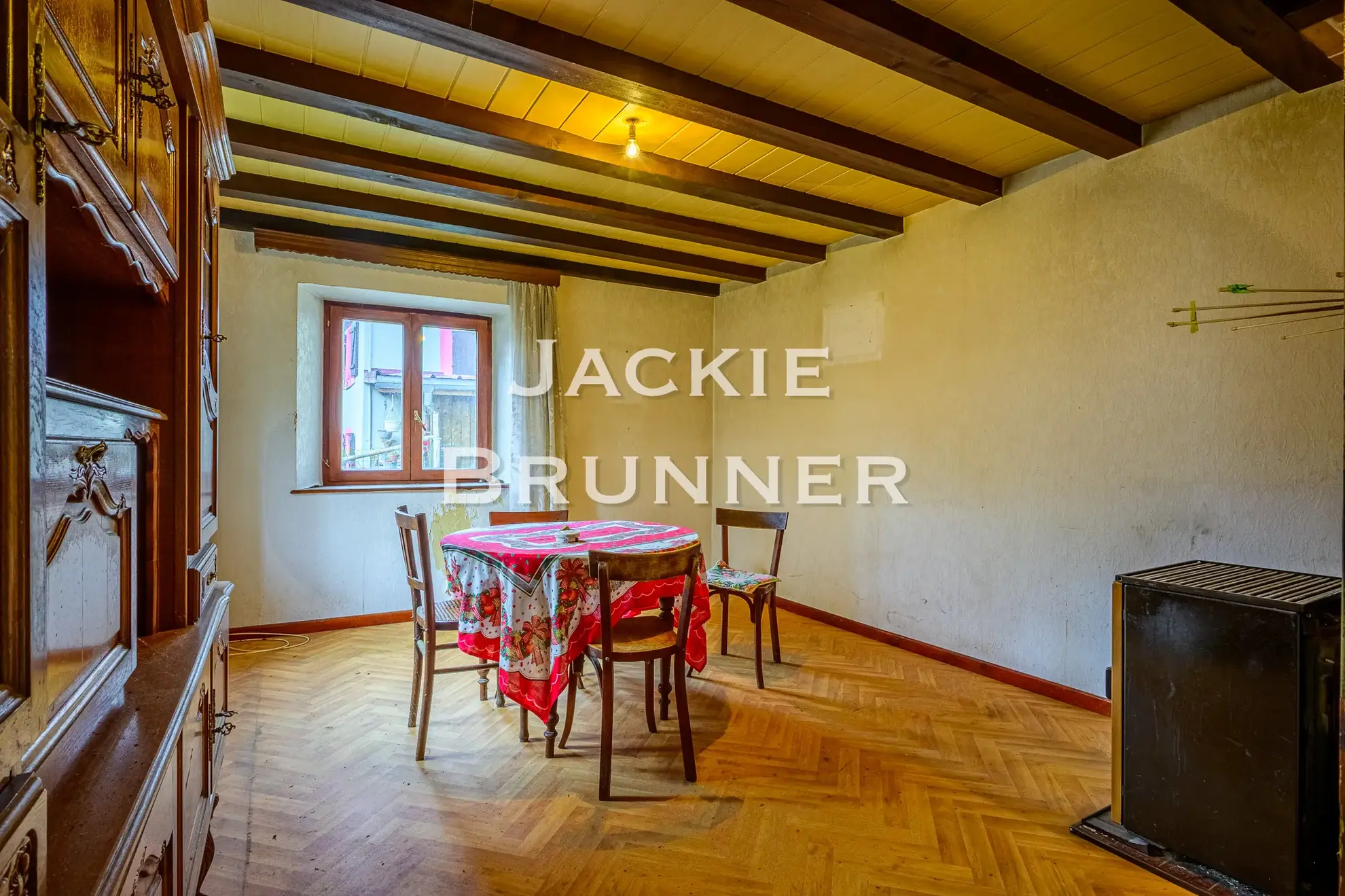 Maison individuelle à Saint-Amarin Hautesurs à rénover avec jardin et garage 