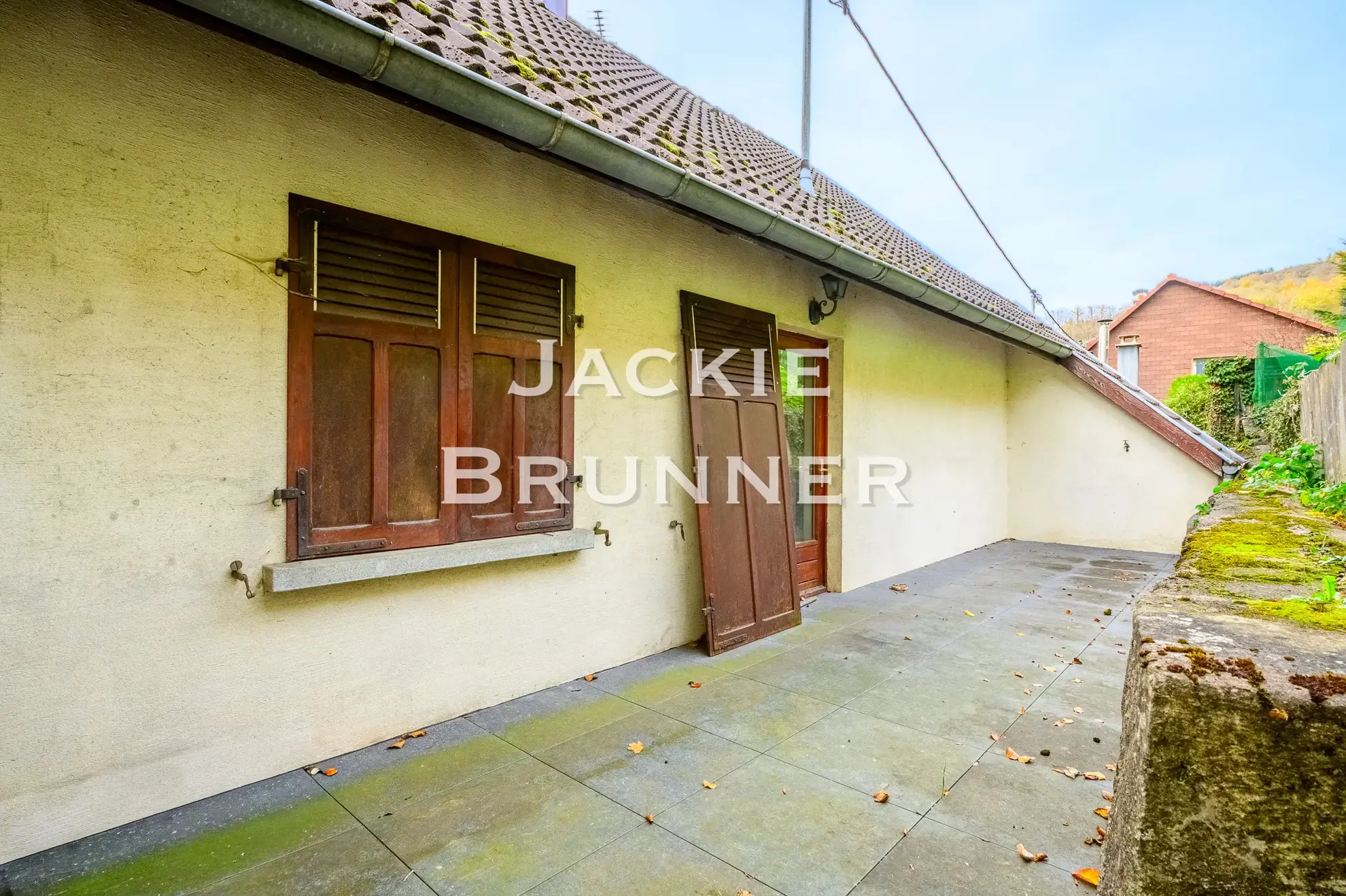 Maison individuelle à Saint-Amarin Hautesurs à rénover avec jardin et garage 