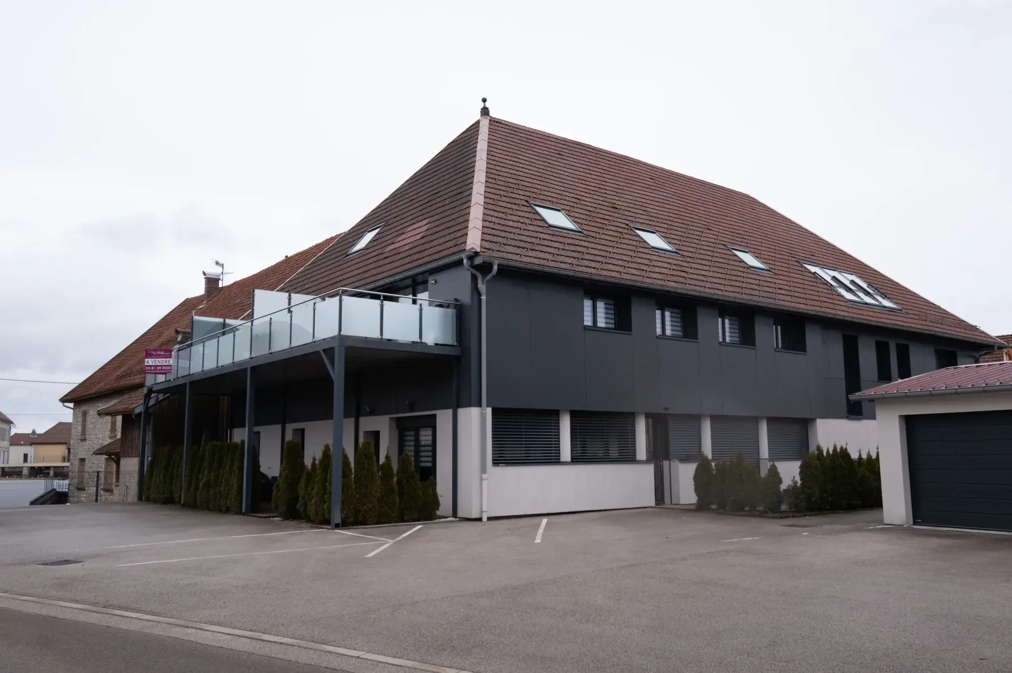 Appartement Duplex 3 Pièces à Frasne avec Terrasse et Parking, Prix 250 000 EUR