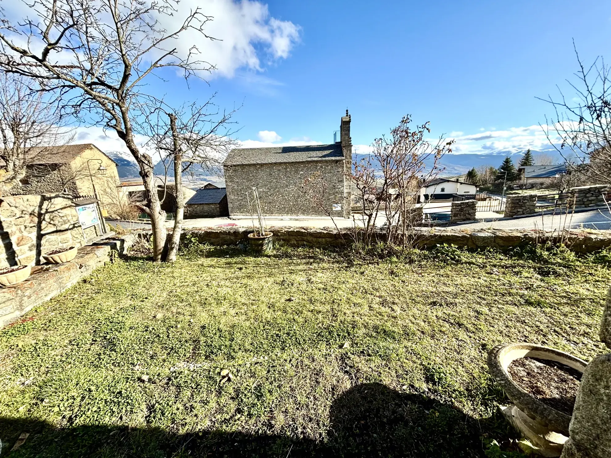 À vendre - Appartement T3 rénové à Egat, proche Font-Romeu avec jardin privatif 