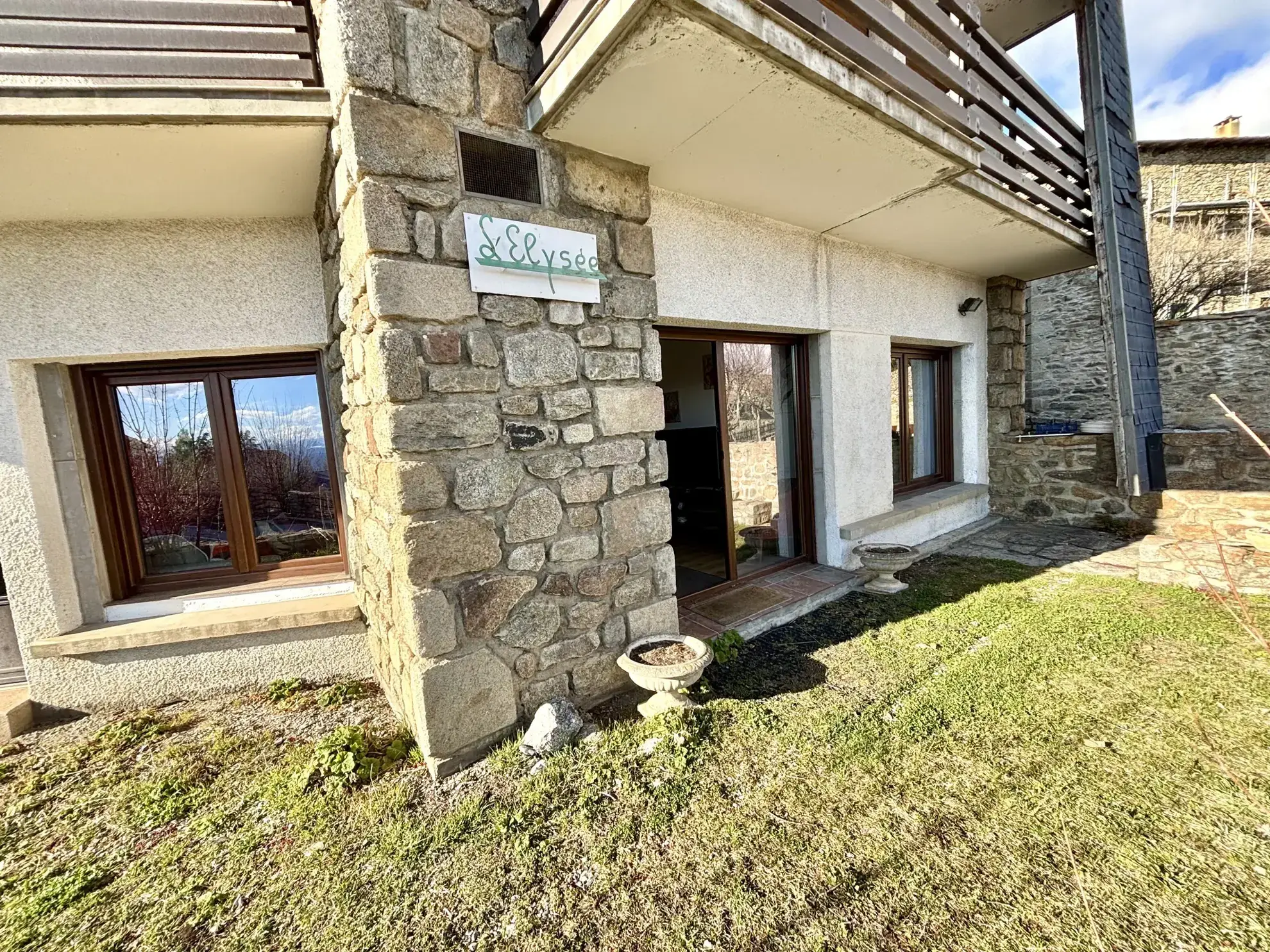 À vendre - Appartement T3 rénové à Egat, proche Font-Romeu avec jardin privatif 