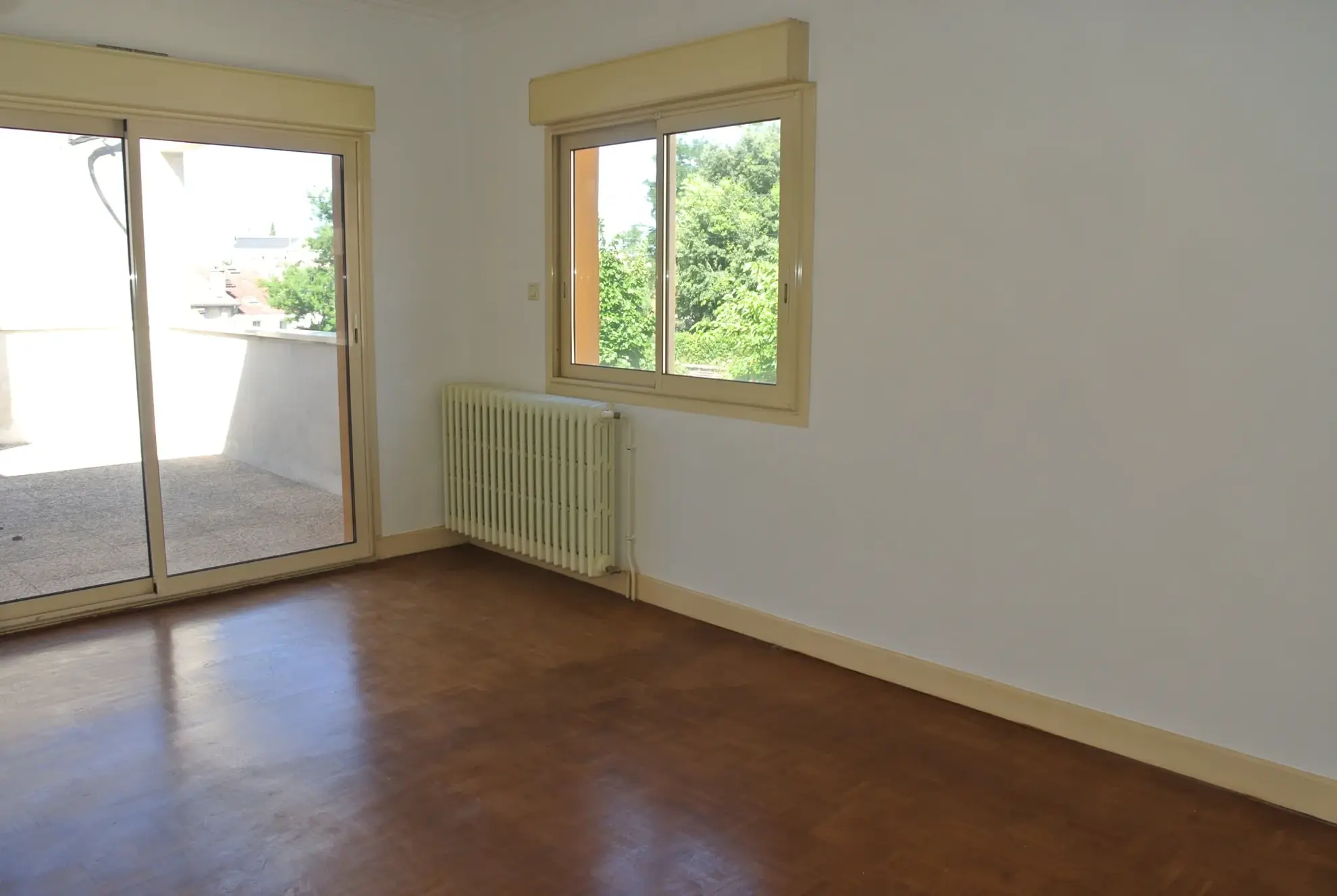 Maison à vendre en plein centre de Marmande avec terrasse et garage 