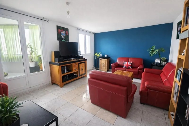 Appartement T4 de 76 m² avec parking et cave à Montpellier Ouest