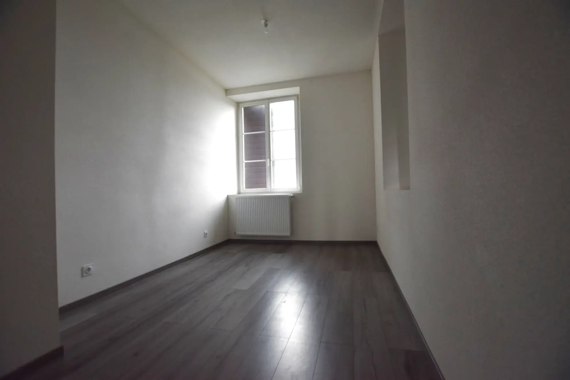 Appartement F4 rénové à Exincourt proche commodités et A36 