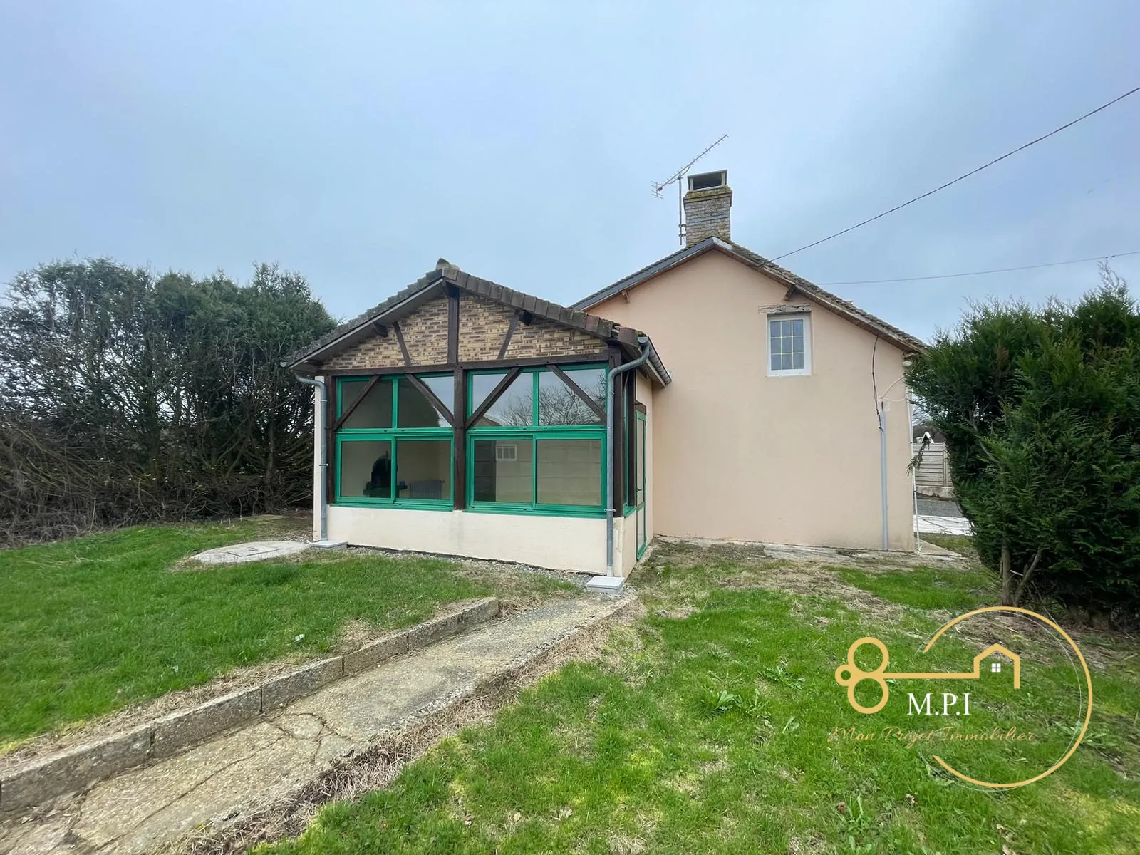 Maison 3 chambres avec garage et véranda à Villeneuve-en-Perseigne