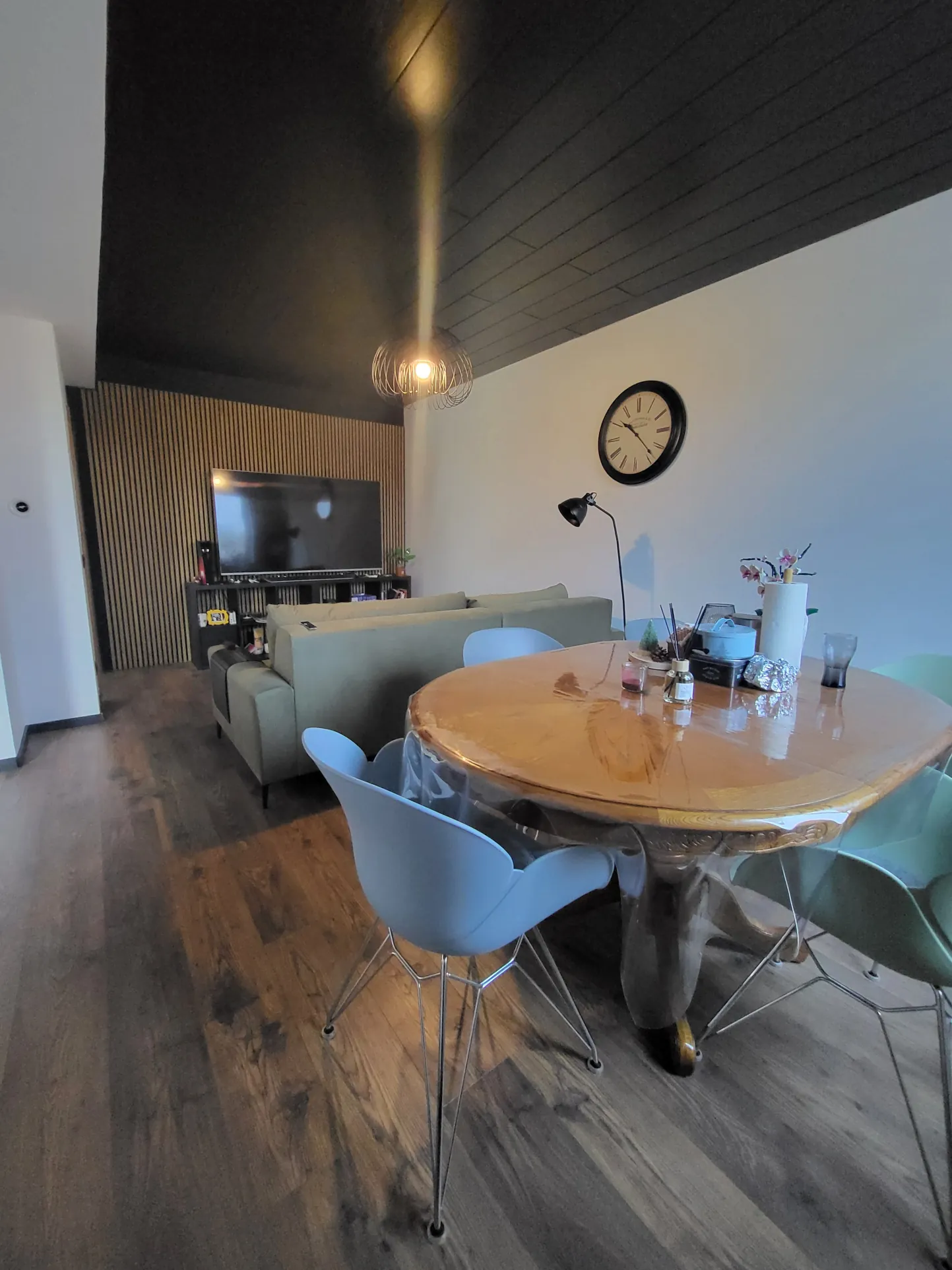 Appartement F3 rénové à Creutzwald avec garage et cave 