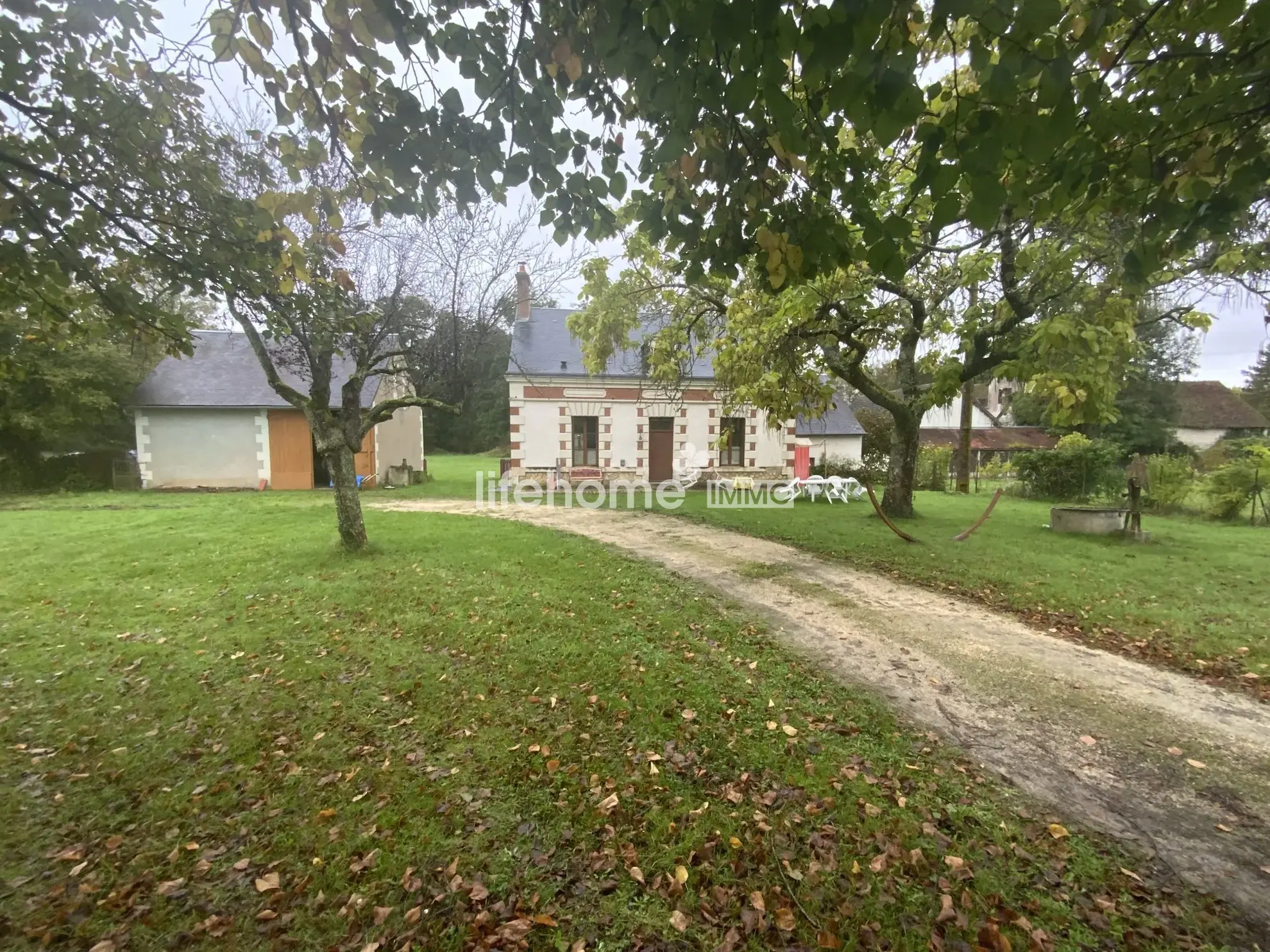 Maison ancienne à vendre à Vicq-sur-Nahon, 115 m² avec terrain de 8000 m²