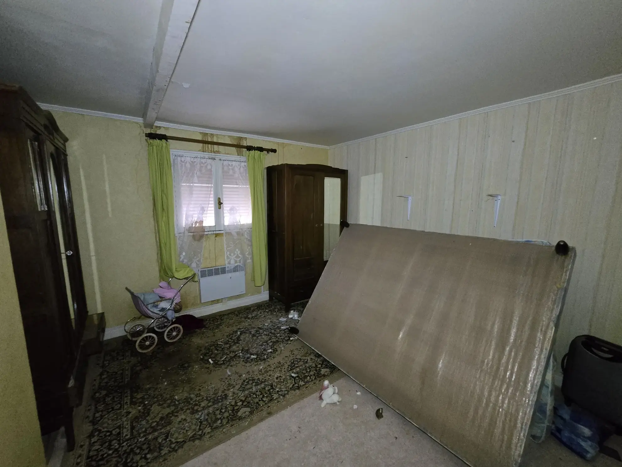 Maison de plain-pied avec jardin, garages et dépendances à Rouillac (16170) 