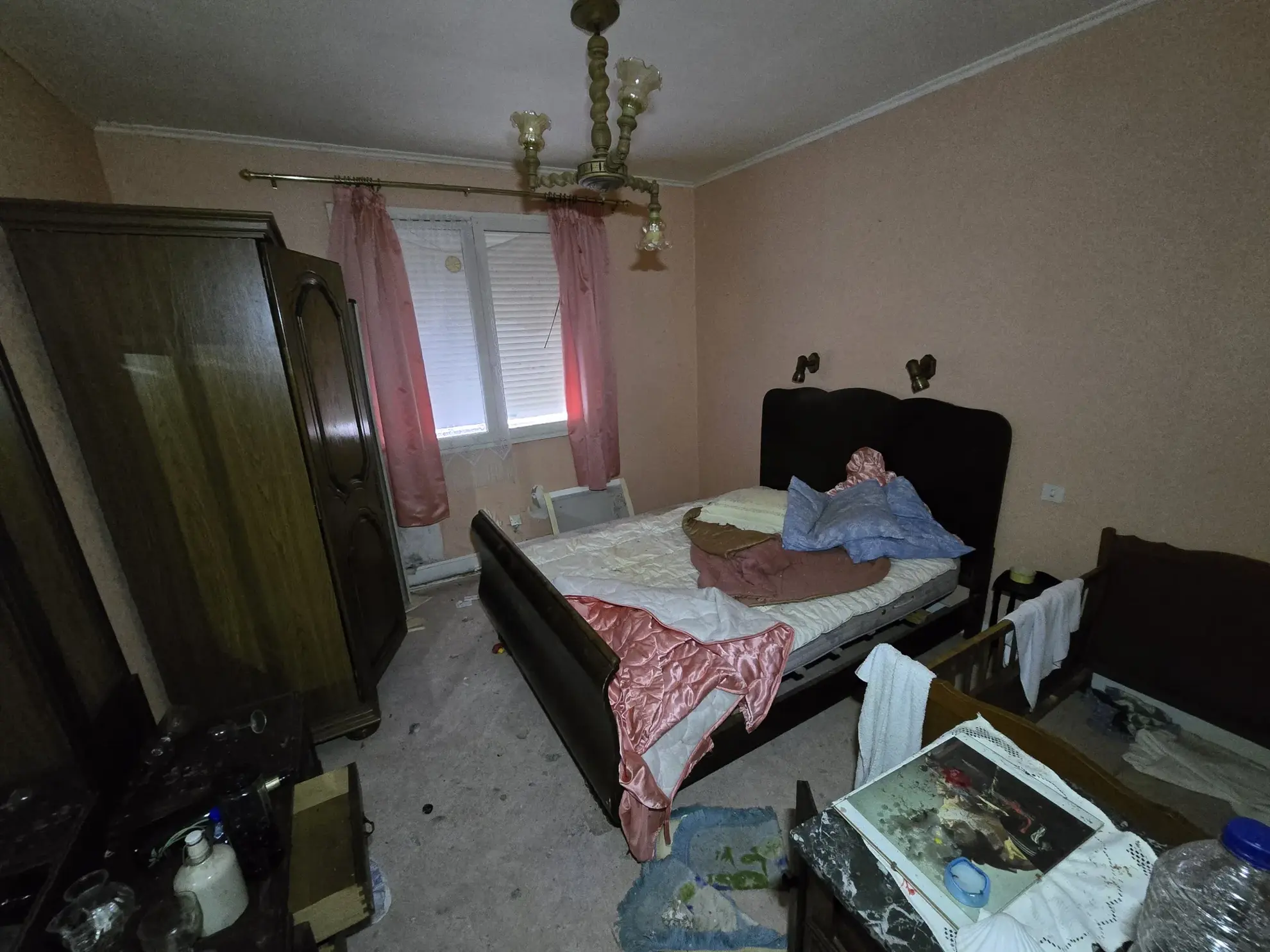 Maison de plain-pied avec jardin, garages et dépendances à Rouillac (16170) 