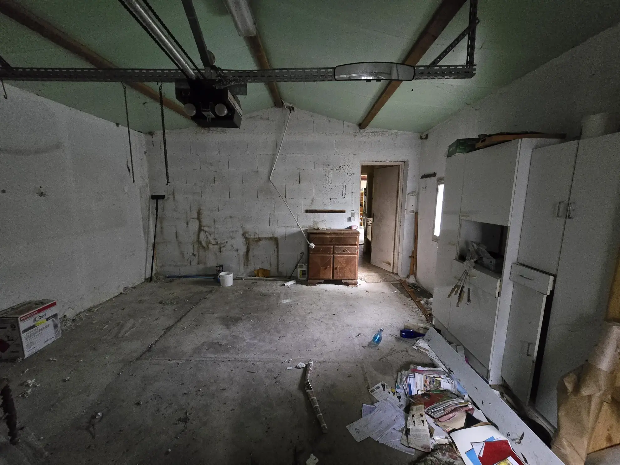 Maison de plain-pied avec jardin, garages et dépendances à Rouillac (16170) 