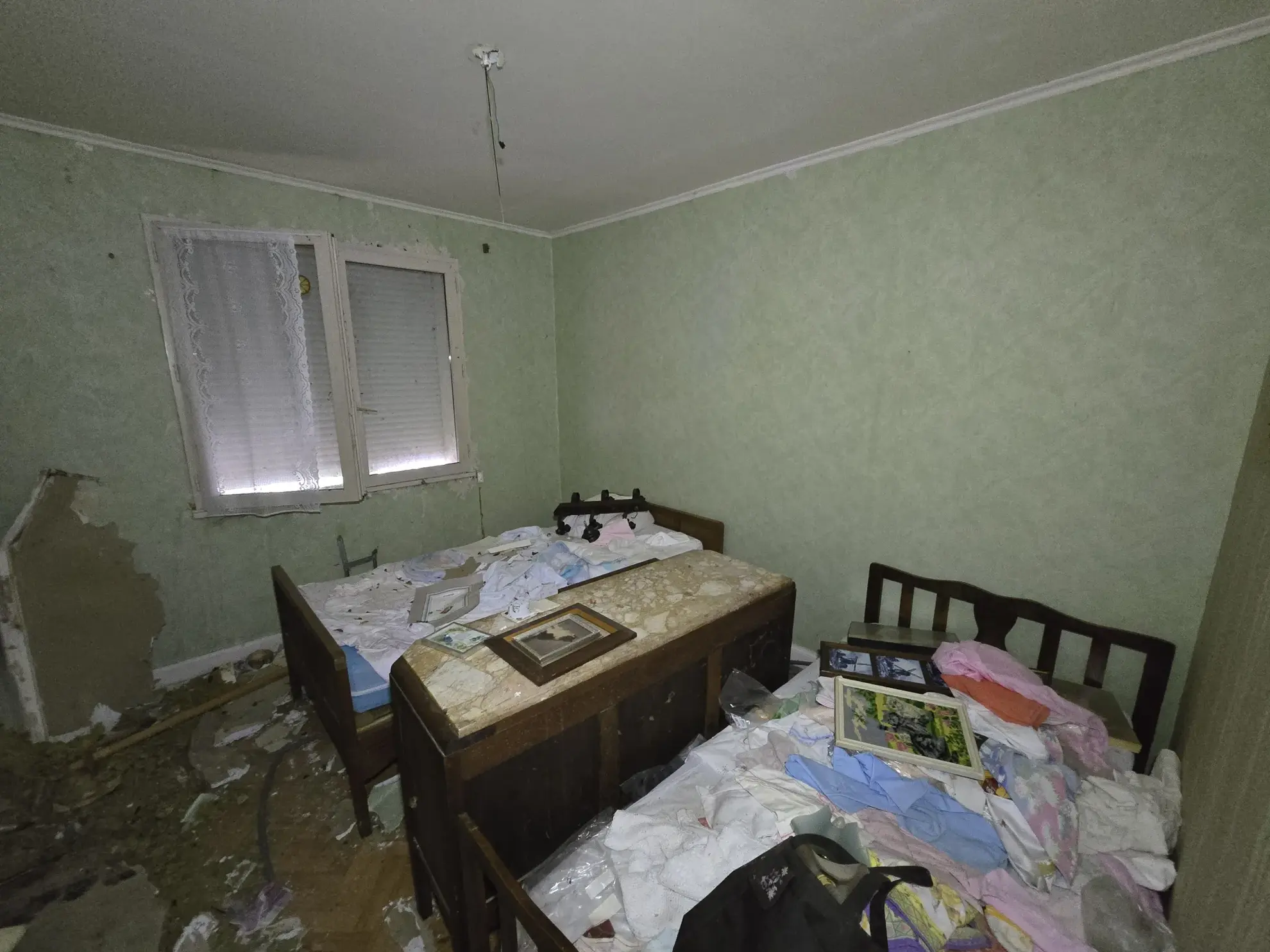 Maison de plain-pied avec jardin, garages et dépendances à Rouillac (16170) 