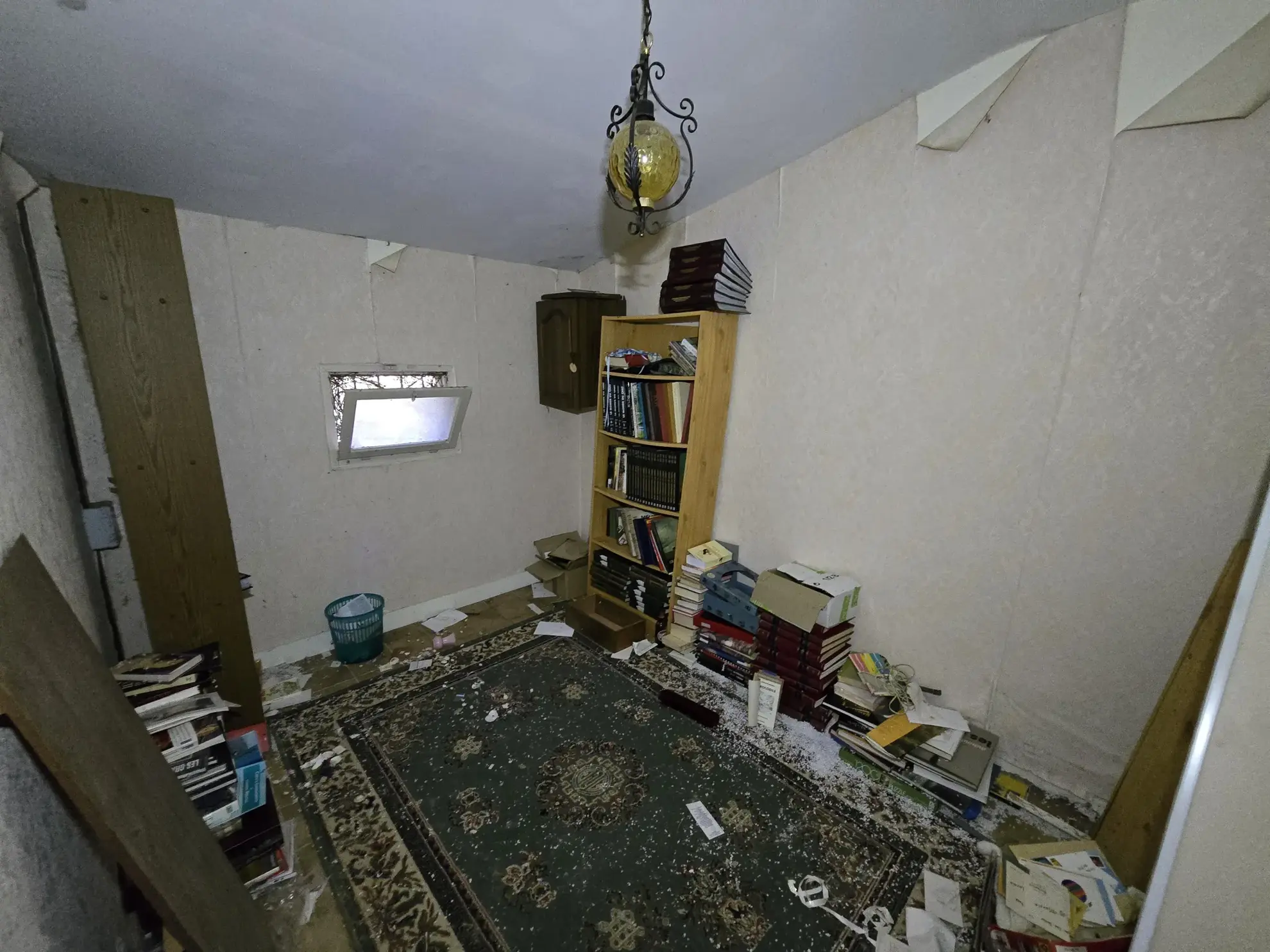 Maison de plain-pied avec jardin, garages et dépendances à Rouillac (16170) 