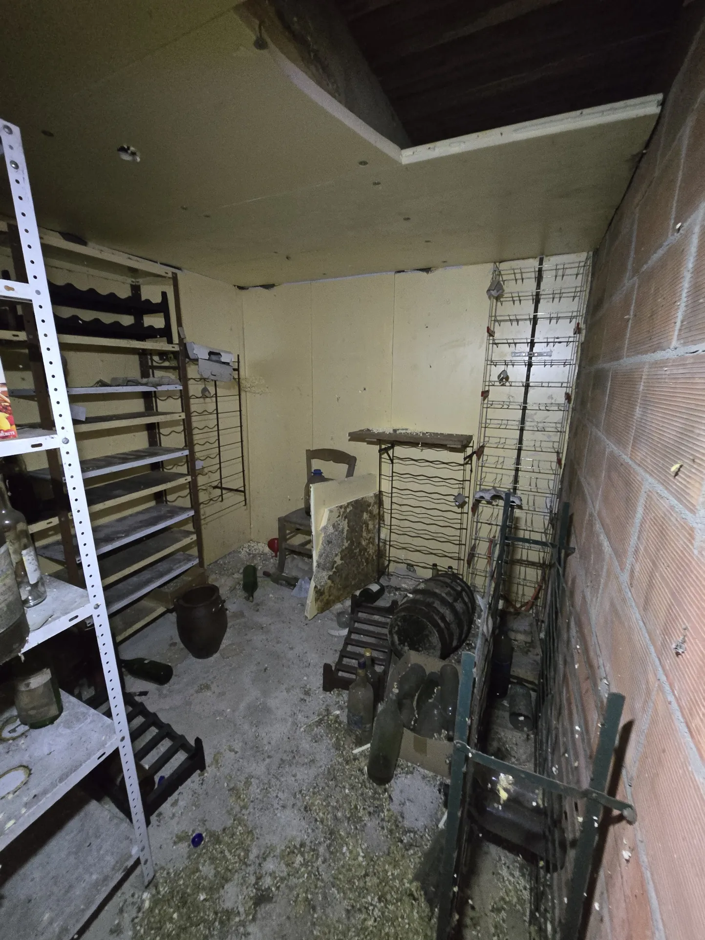 Maison de plain-pied avec jardin, garages et dépendances à Rouillac (16170) 