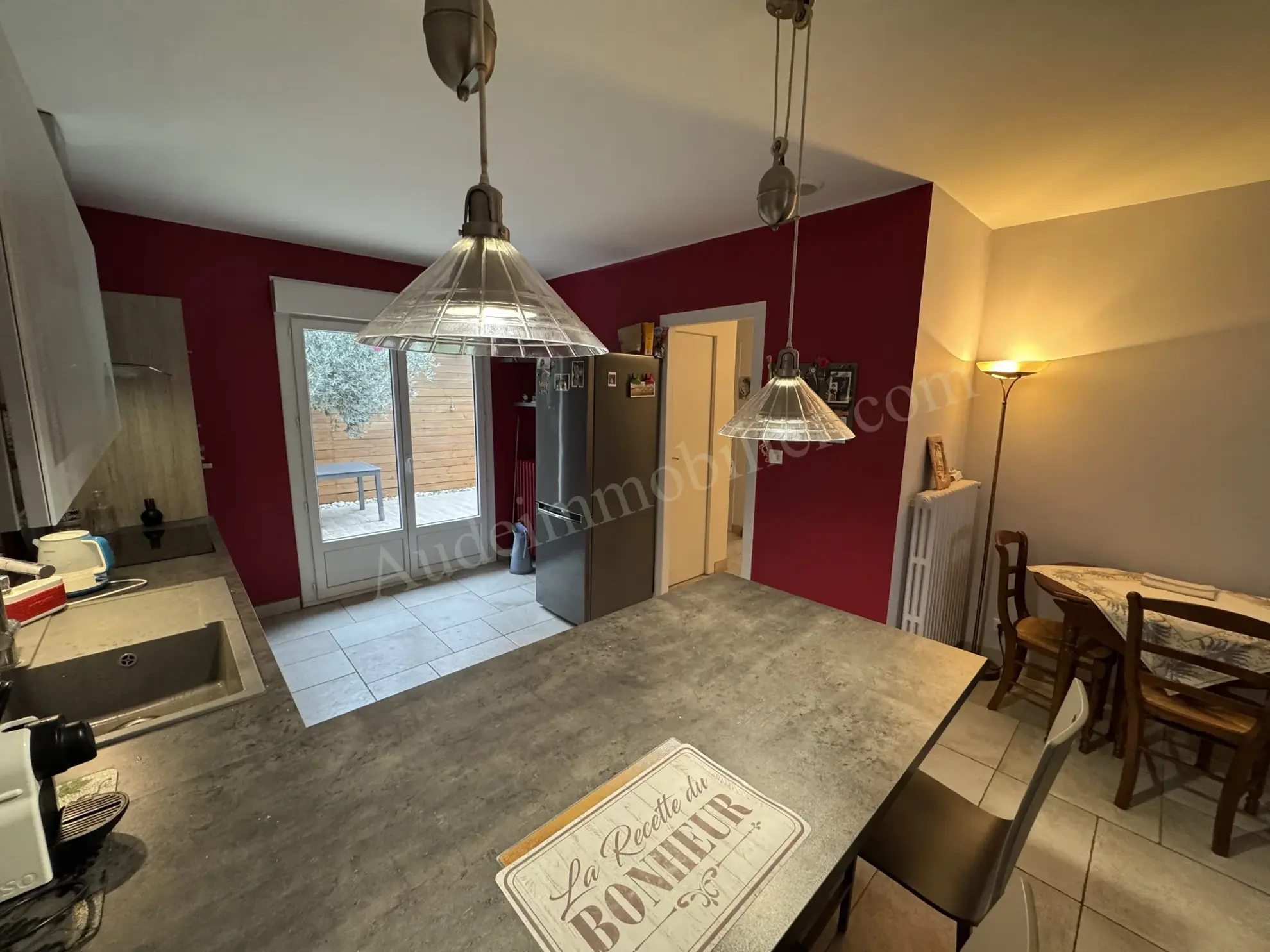 Villa rénovée de 129 m² avec jardin, garage et terrasse à Limoux proche centre-ville 