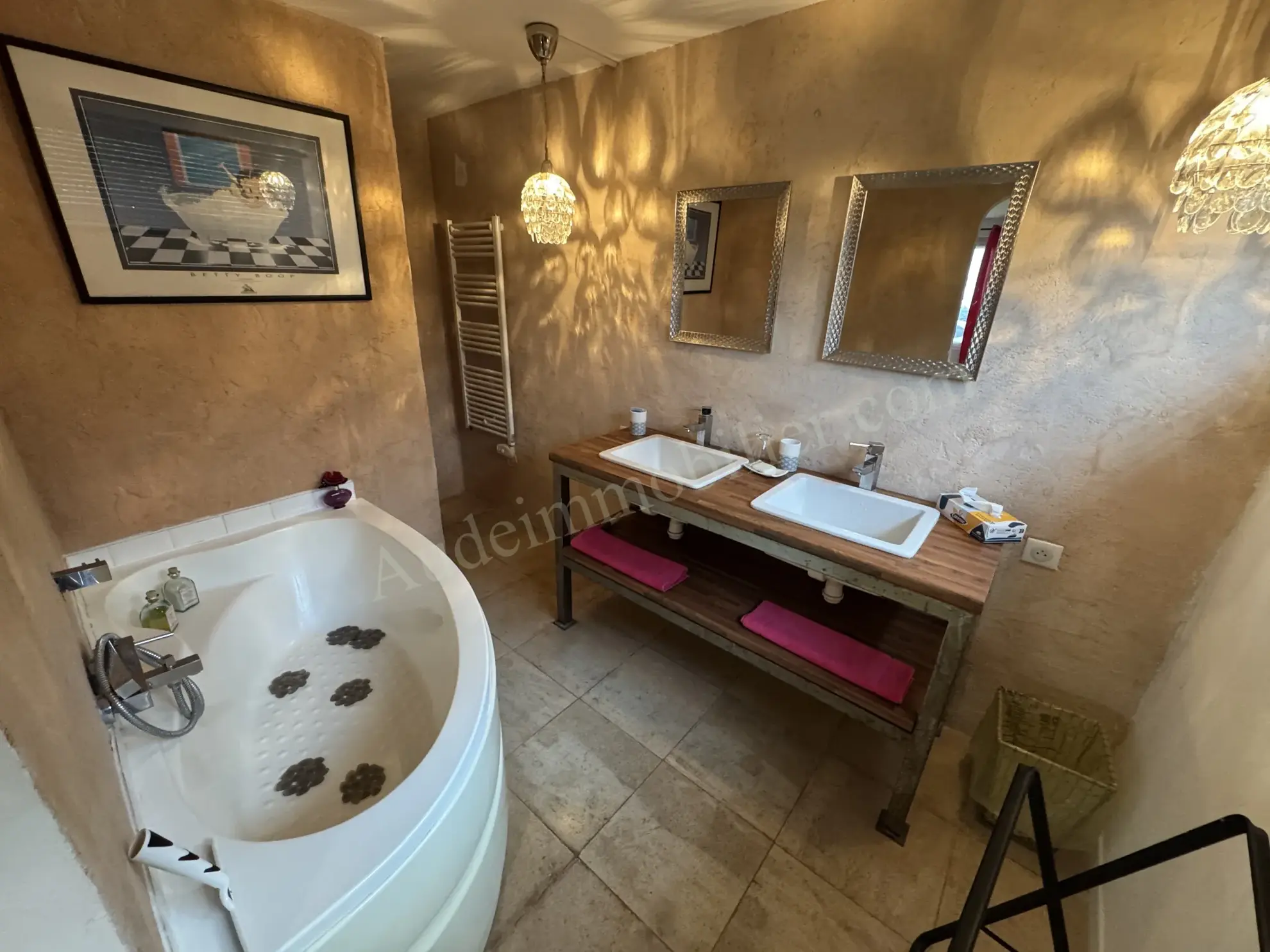 Villa rénovée de 129 m² avec jardin, garage et terrasse à Limoux proche centre-ville 