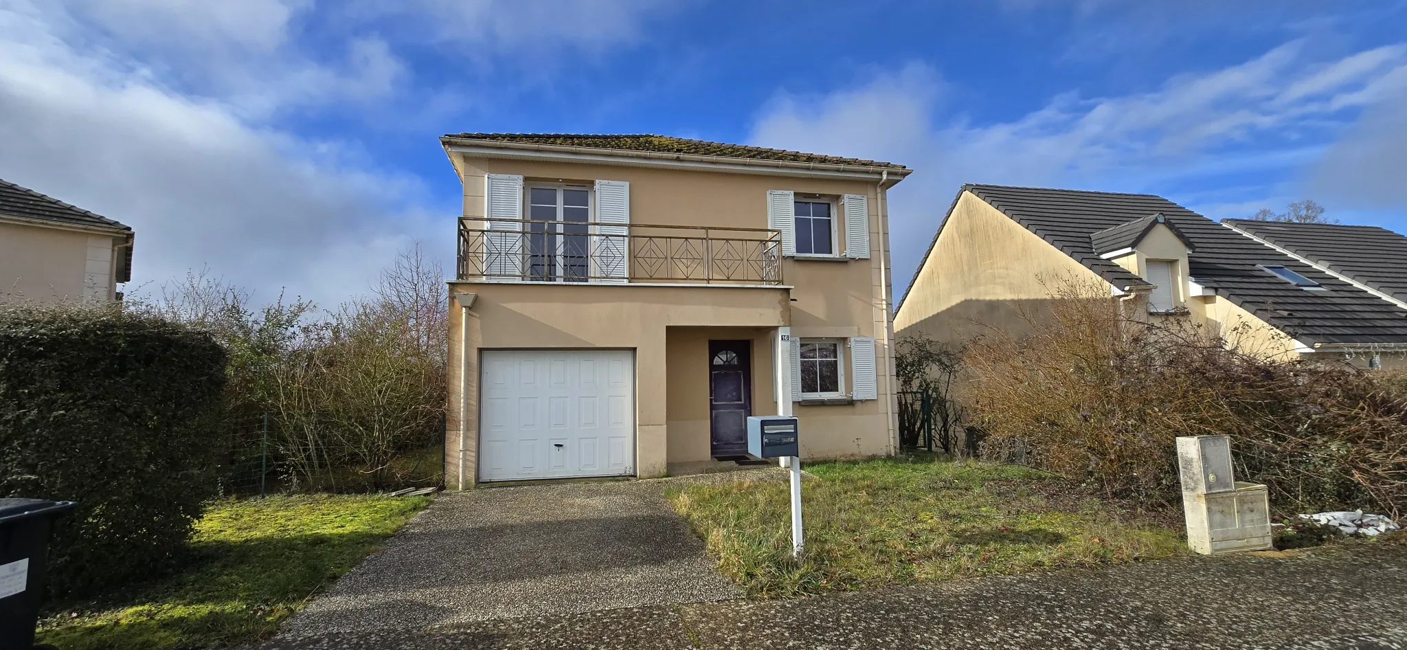 Maison familiale à Ouzouër-le-Marché avec 4 chambres et jardin - Idéale famille
