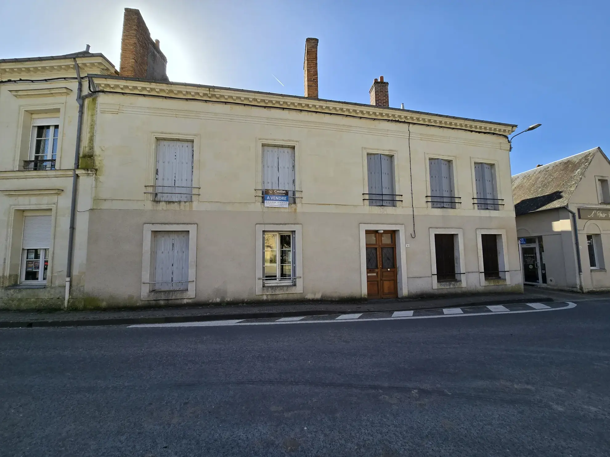 Maison de ville avec grange et jardin à Marcon (72) – Opportunité à saisir