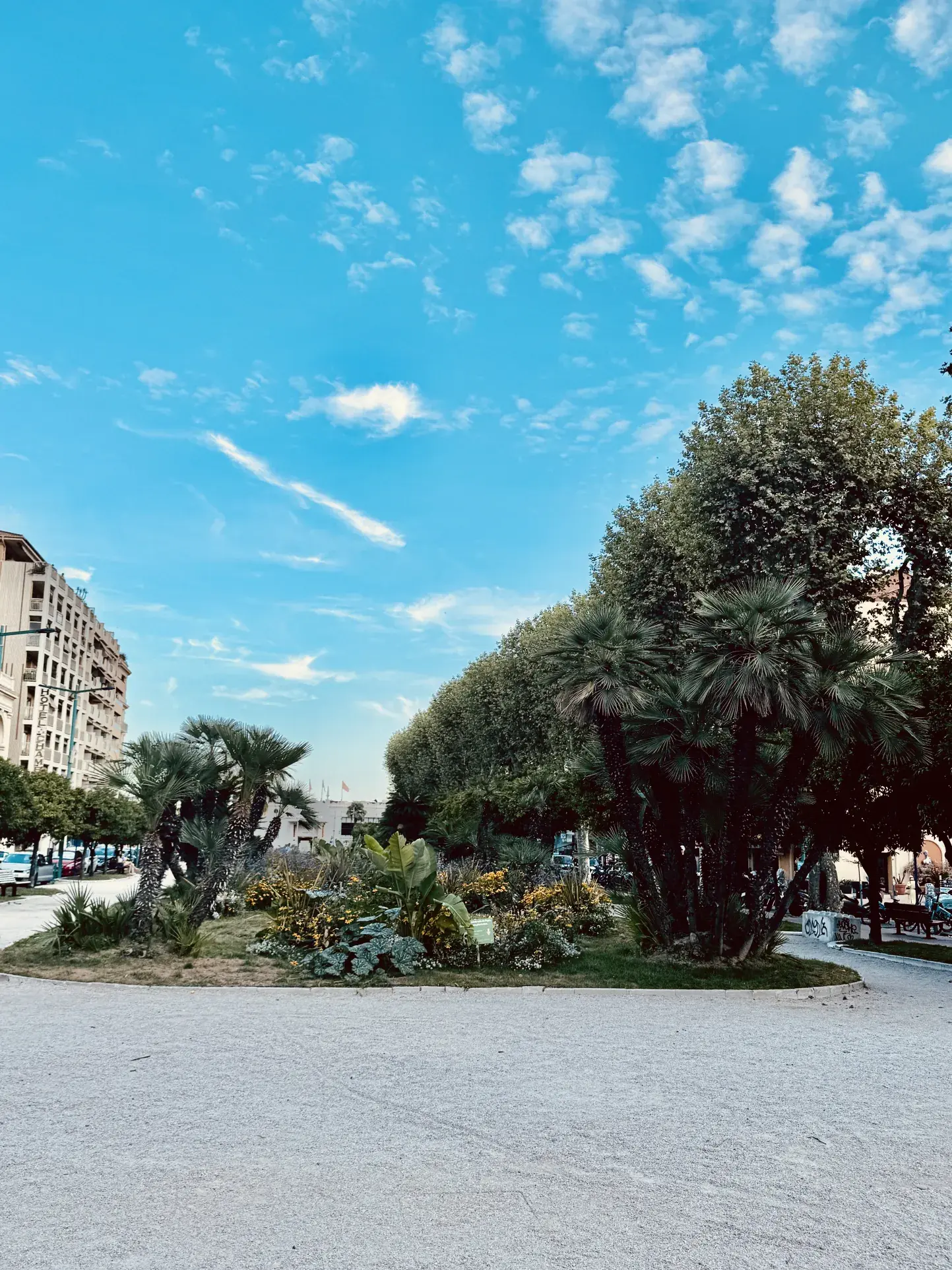 Fonds de commerce snack café centre-ville Menton - Emplacement stratégique 