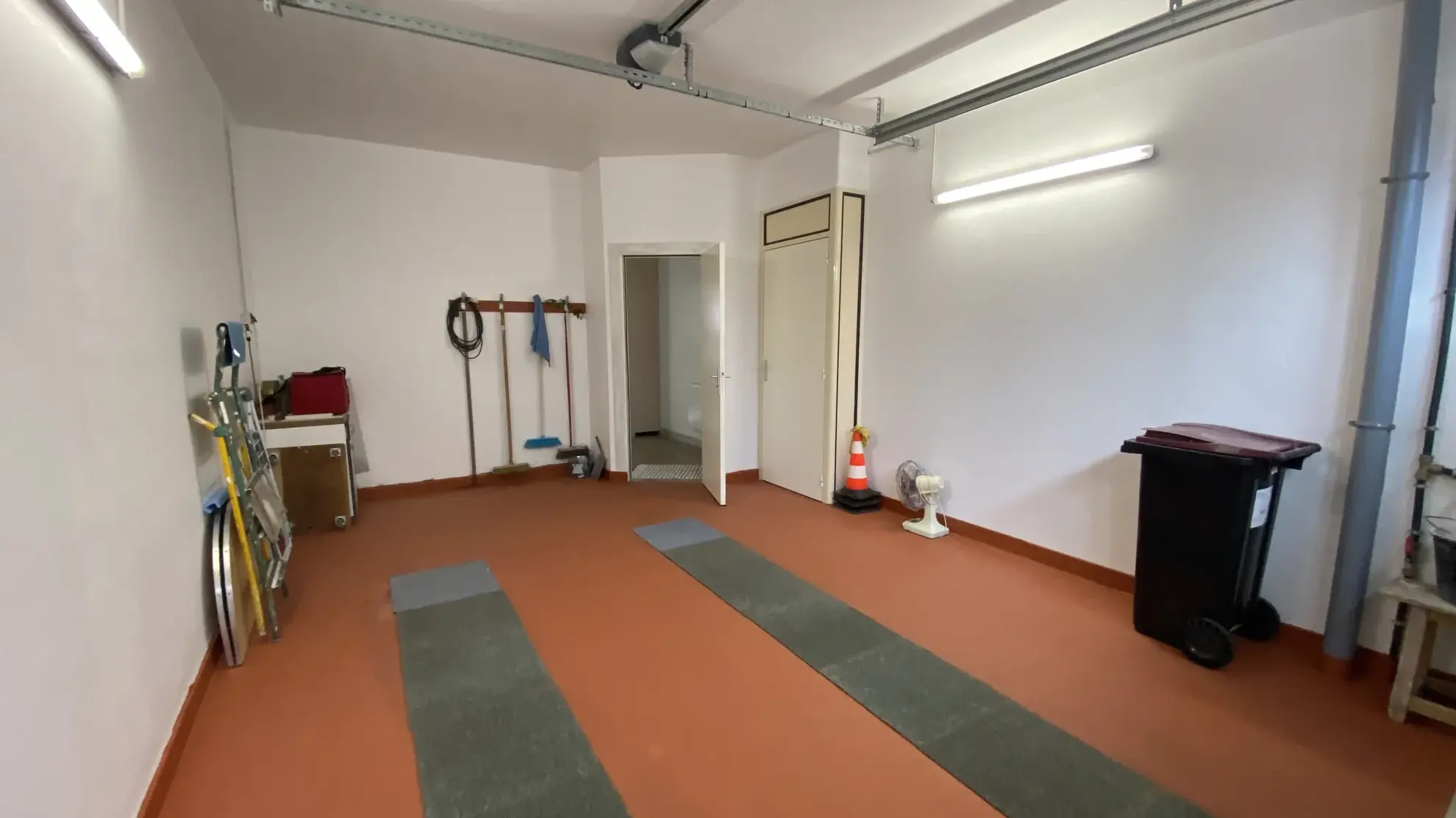 Maison rénovée de 120 m² avec garage et cour à Saint Quentin 