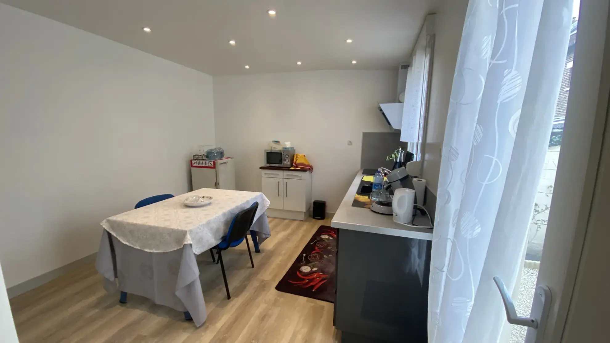 Maison rénovée de 120 m² avec garage et cour à Saint Quentin 