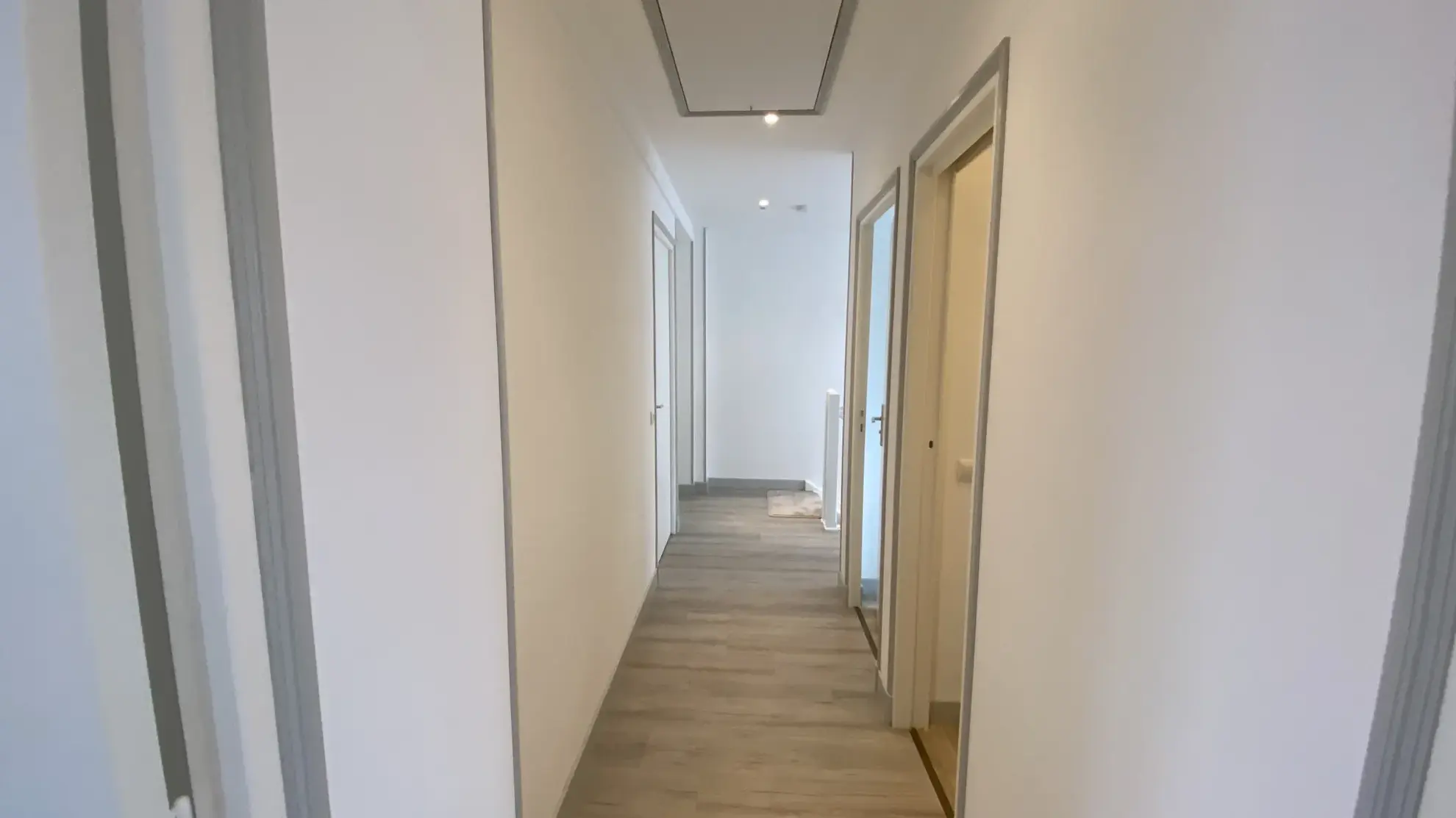 Maison rénovée de 120 m² avec garage et cour à Saint Quentin 