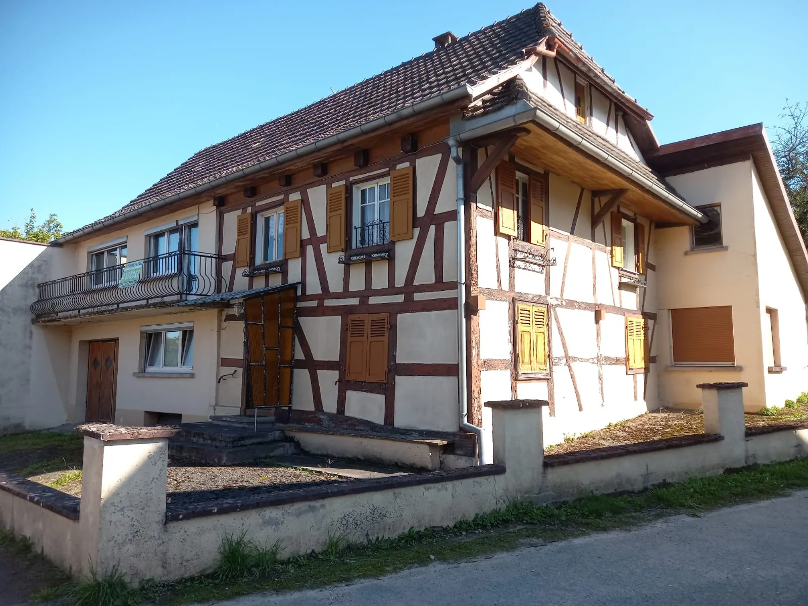 Maison à Manspach de 151 m² avec potentiel, garage et terrasse 