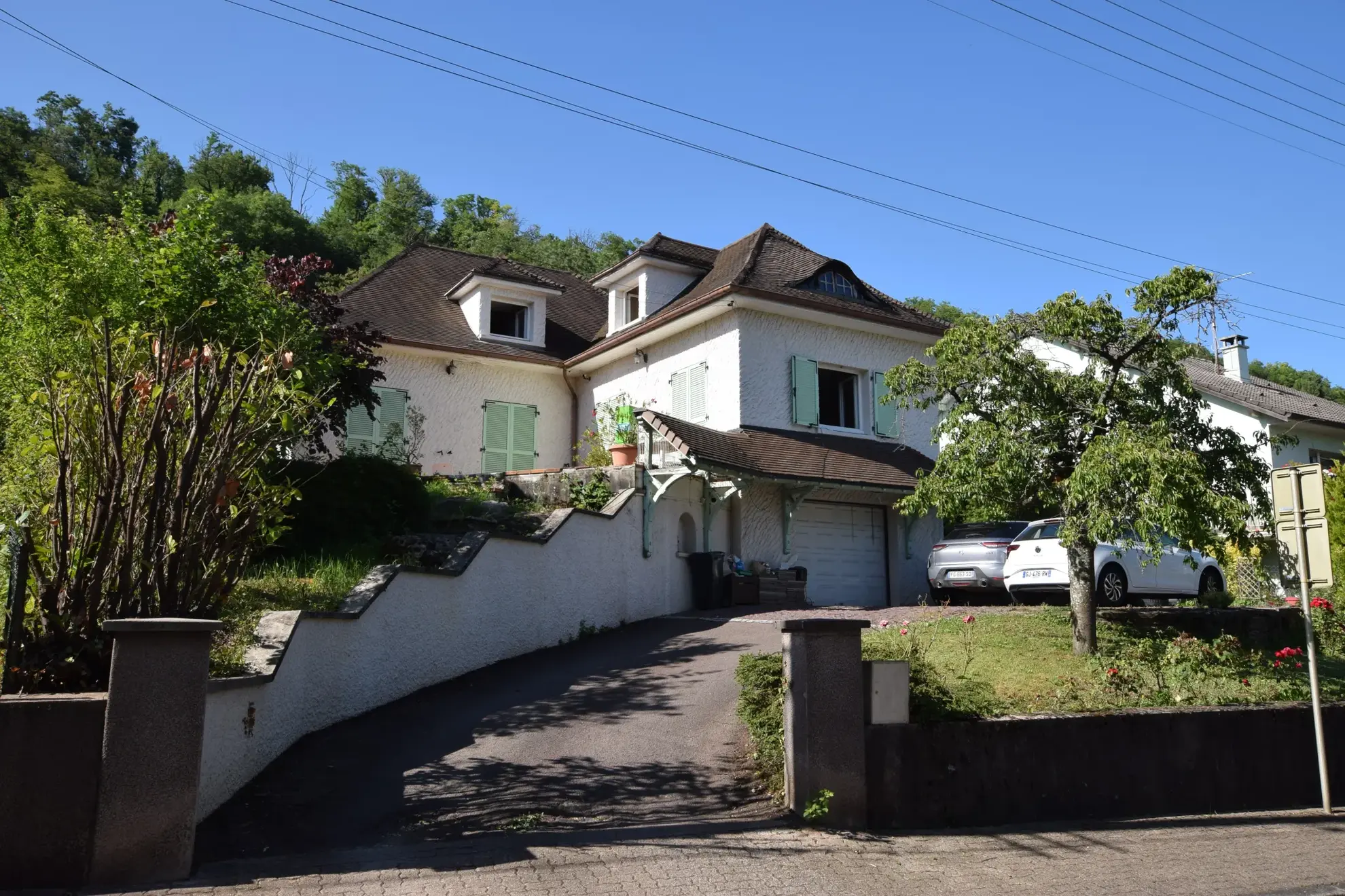 Maison de plain-pied à Montbéliard avec 4 chambres et charme authentique