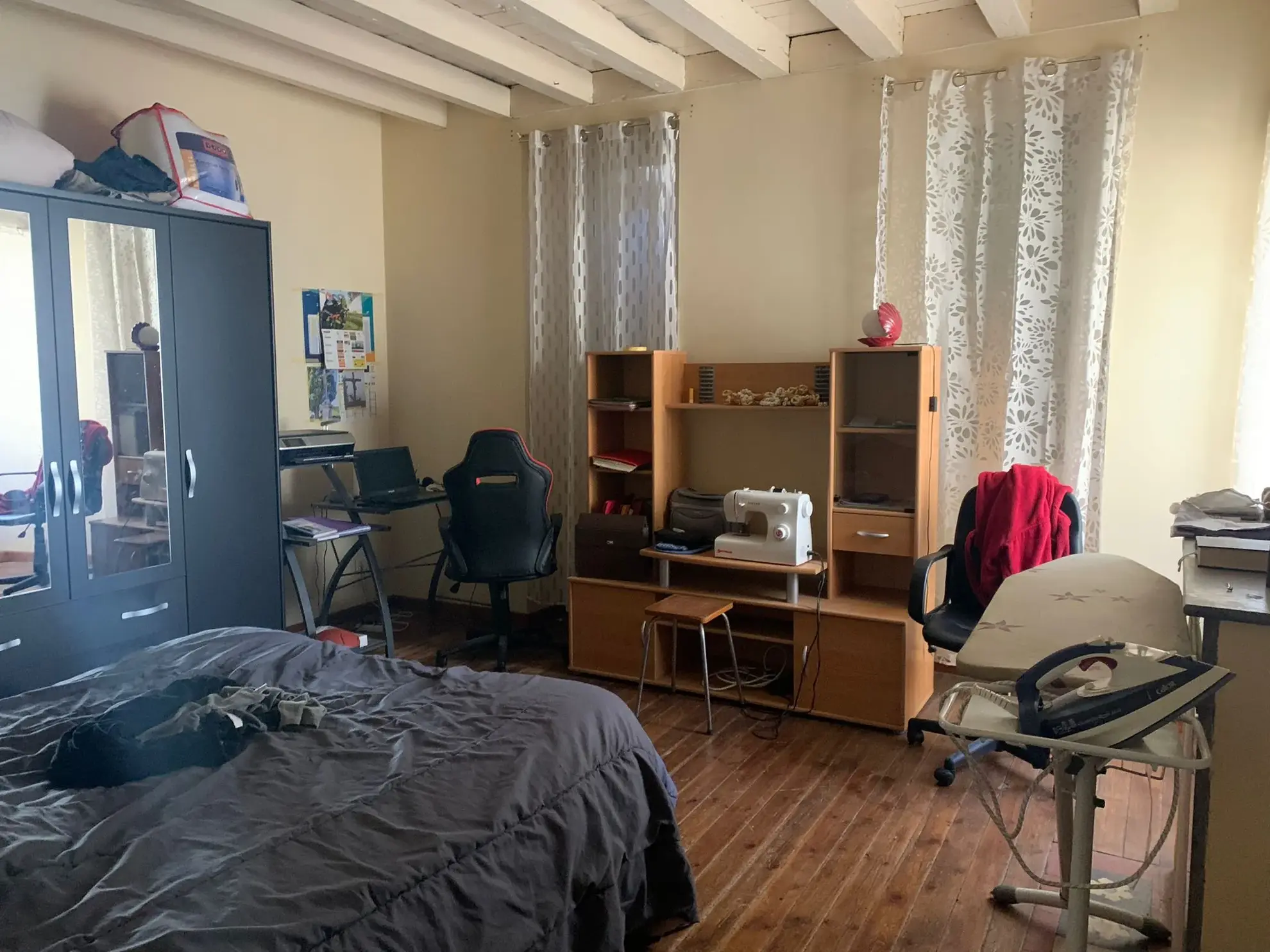 Immeuble en pierre avec deux logements loués au centre de Sauveterre-de-Guyenne 