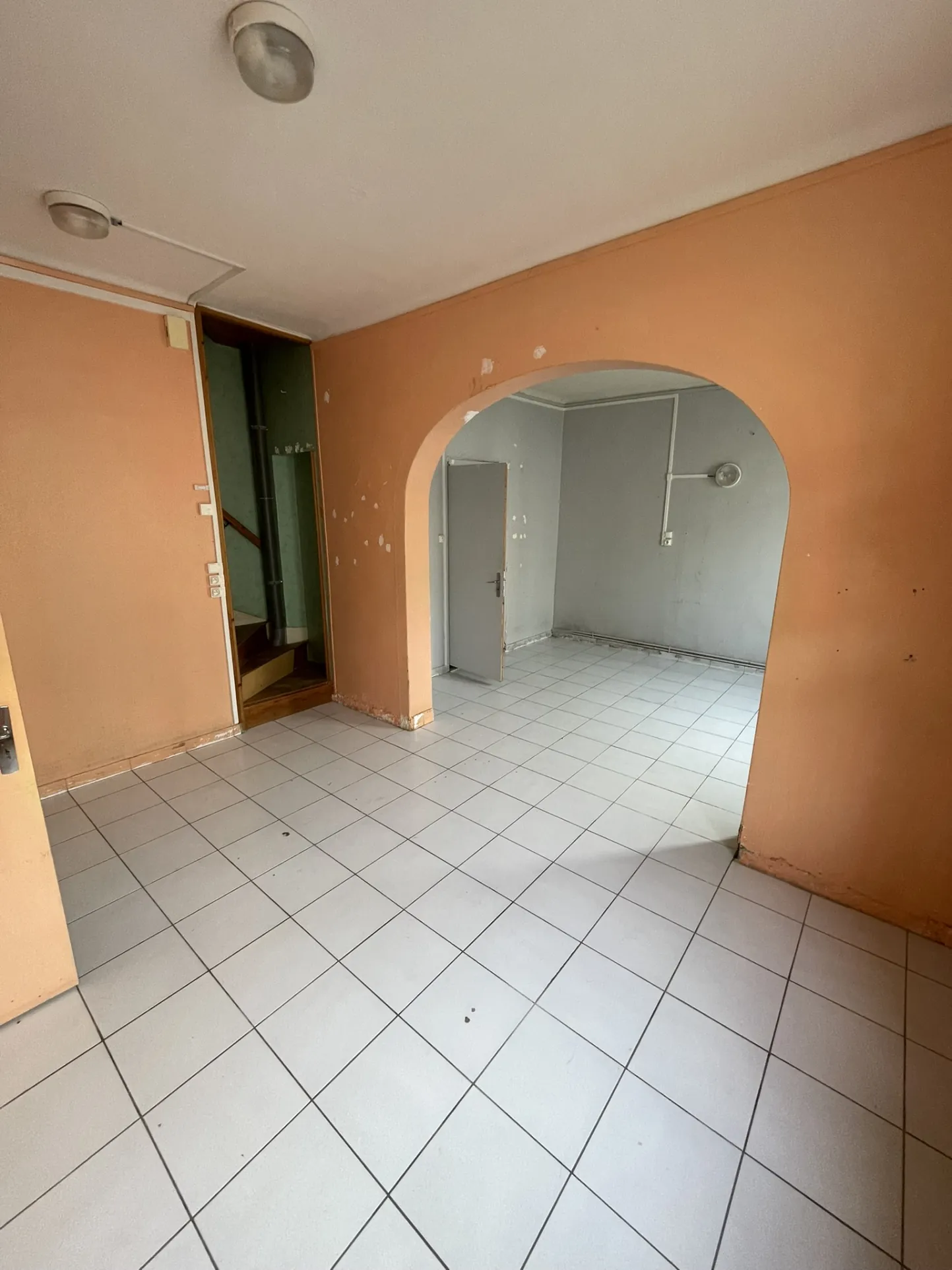 Maison de ville à rénover de 60 m² avec cour à Corbie 