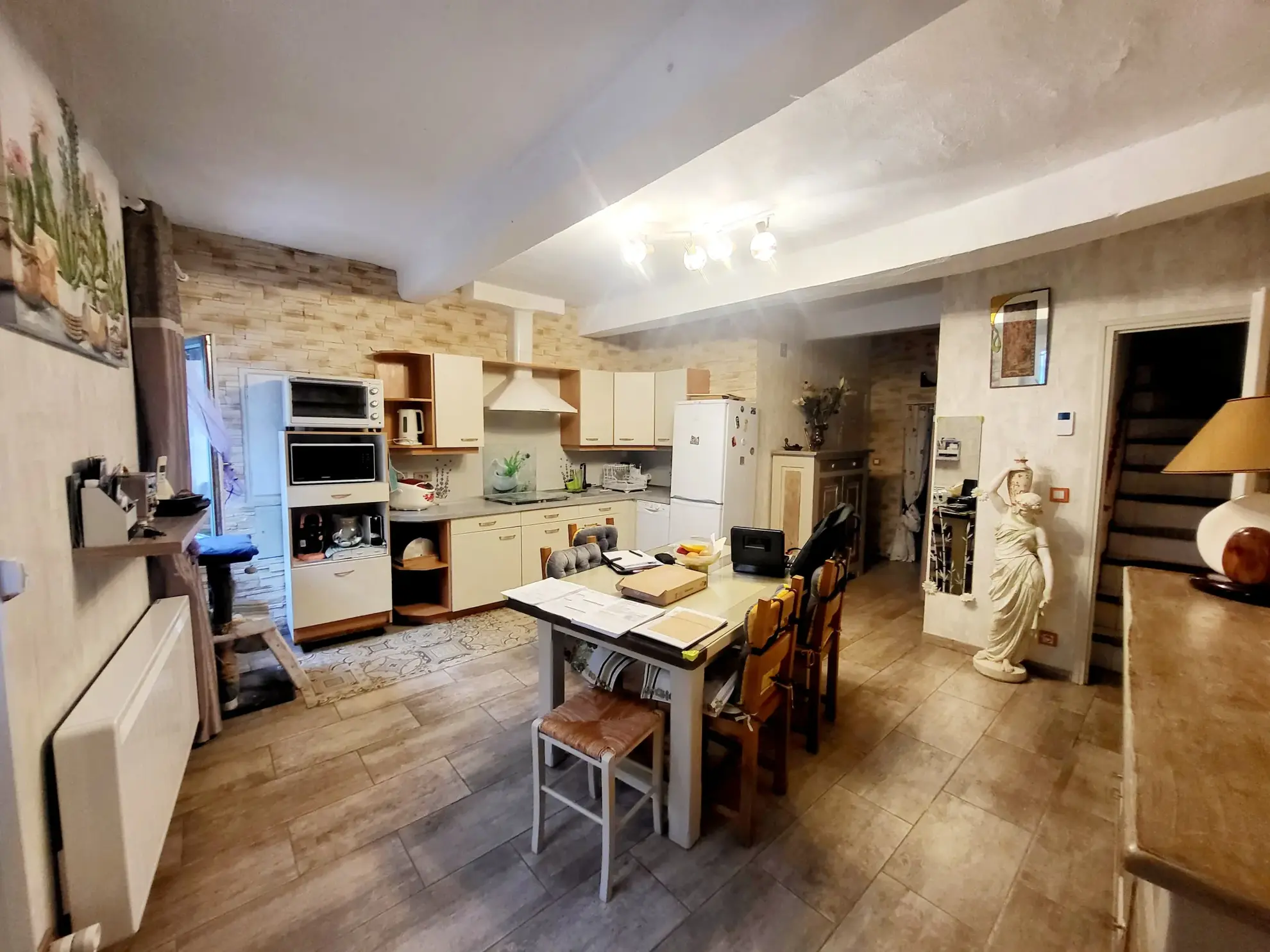 Charmante maison de ville à Bessan - 2 chambres, 80 m², rénovée, idéale pour habitation ou investissement